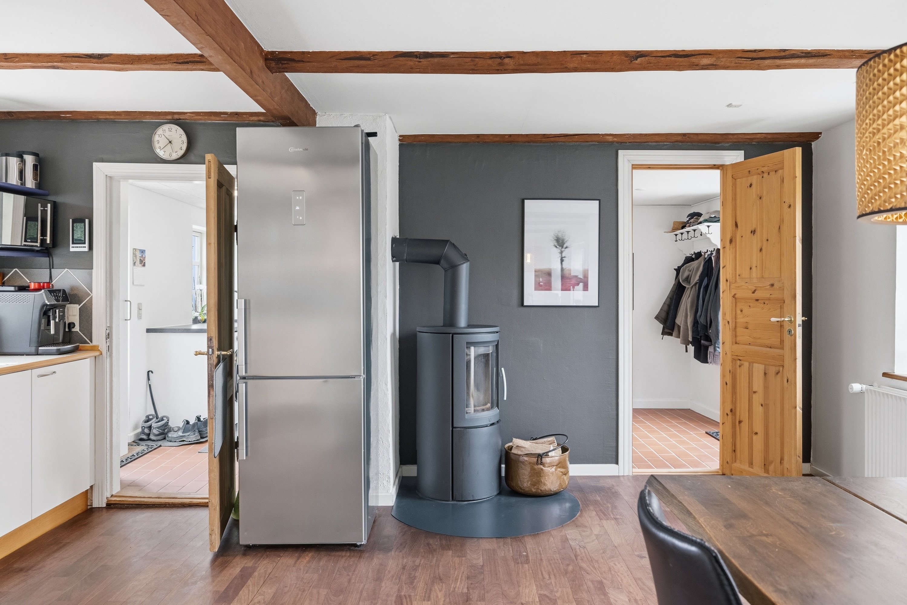 Fremhævet køkken billede i fuldskærmstilstand. Billede af Balskildevej 10, Ballen, 8355 Solbjerg