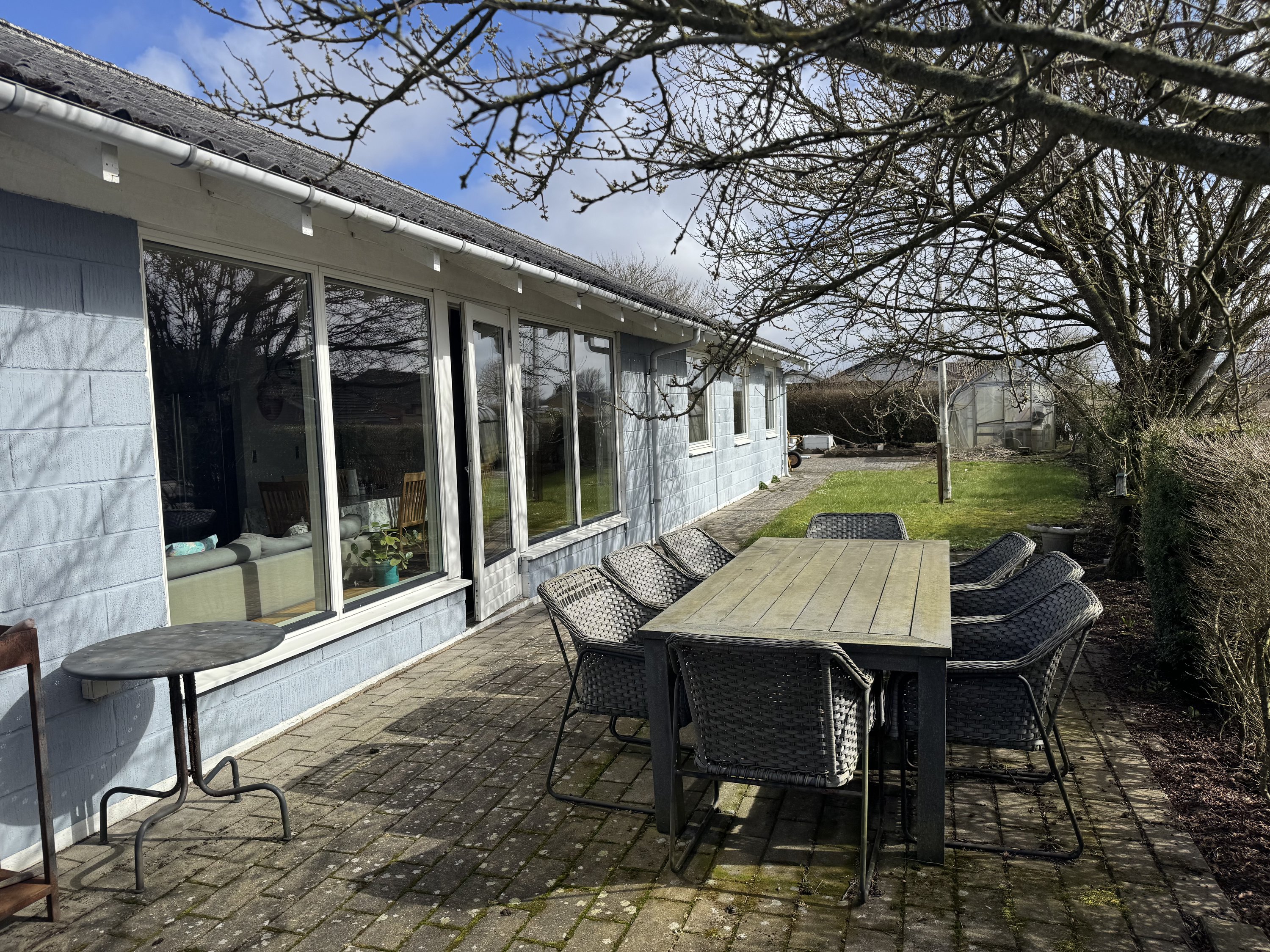 Fremhævet terrasse billede i fuldskærmstilstand. Billede af Ternevej 2, 9700 Brønderslev