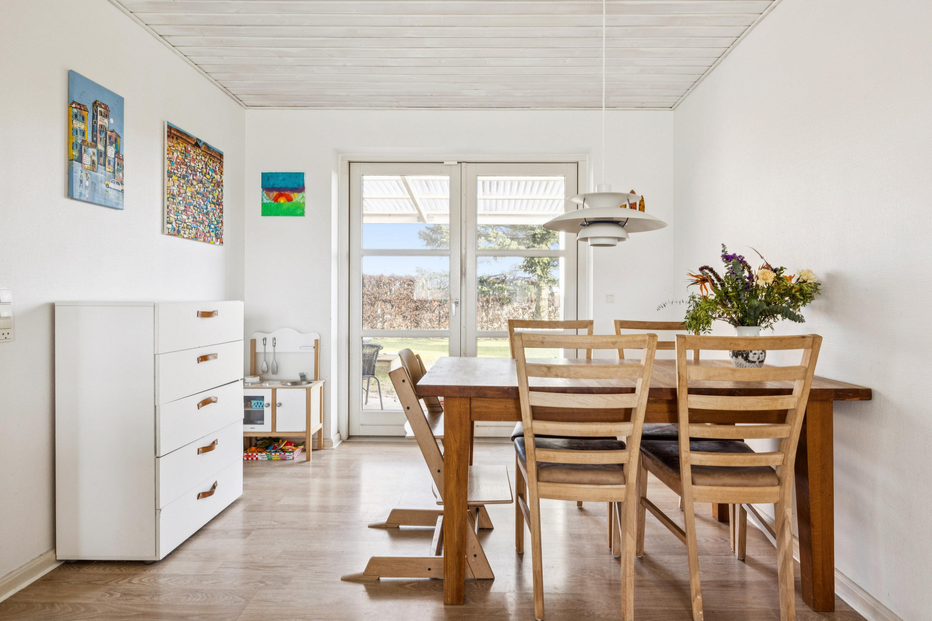 Fremhævet stue billede i fuldskærmstilstand. Billede af Høegsvej 46, Hammershøj, 8830 Tjele