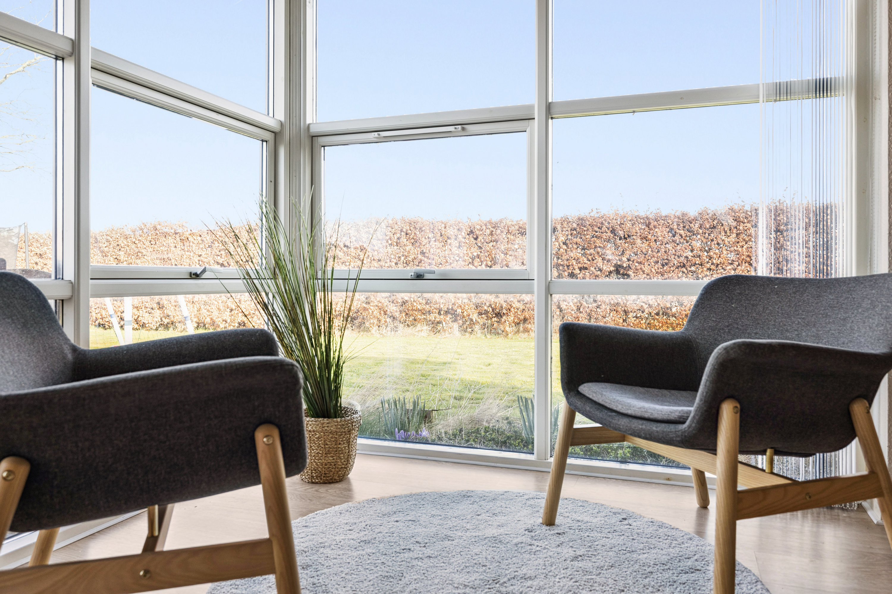 Fremhævet stue billede i fuldskærmstilstand. Billede af Høegsvej 46, Hammershøj, 8830 Tjele