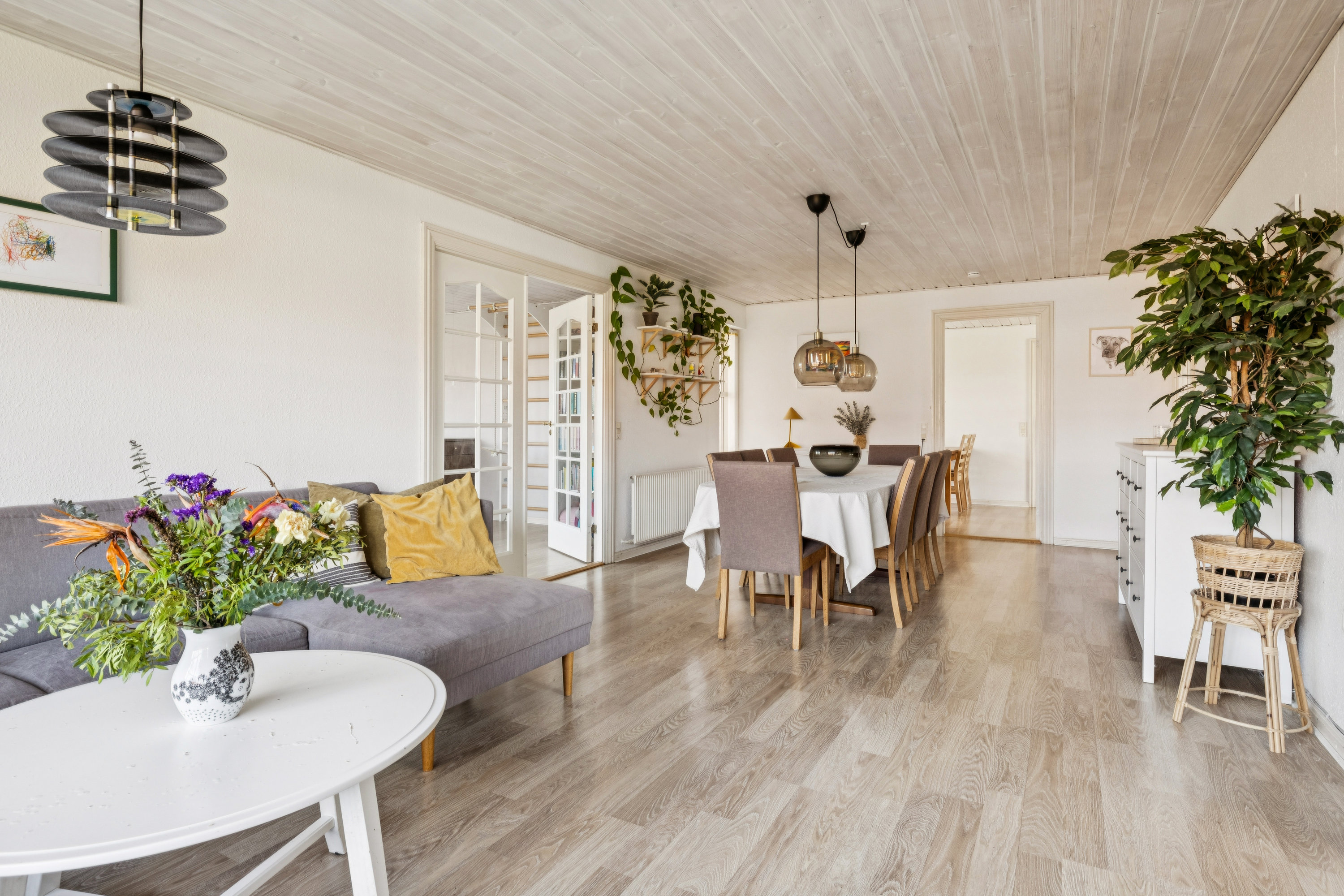 Fremhævet stue billede i fuldskærmstilstand. Billede af Høegsvej 46, Hammershøj, 8830 Tjele