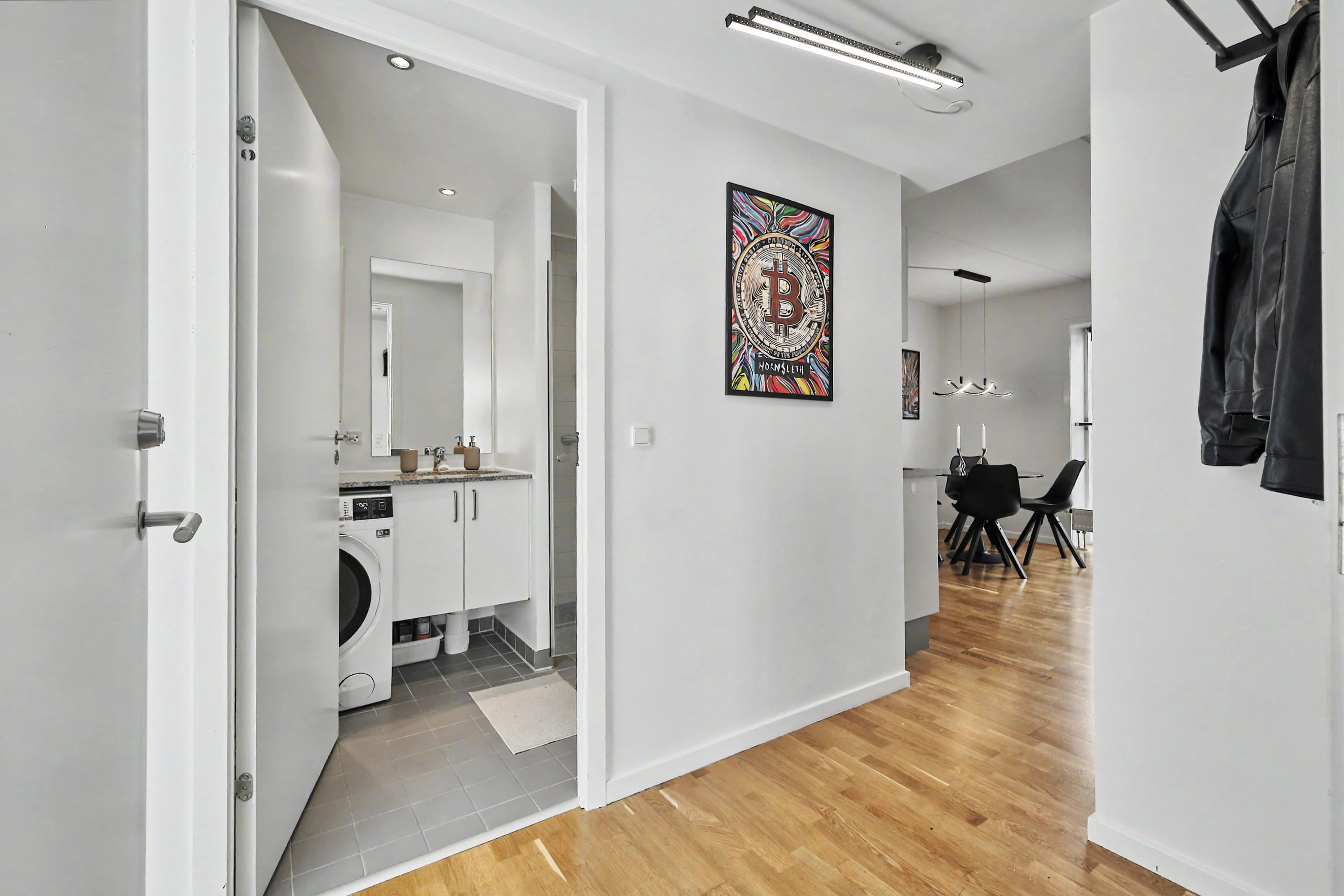 Fremhævet gang billede i fuldskærmstilstand. Billede af Montanagade 1, st.. tv., 8000 Aarhus C