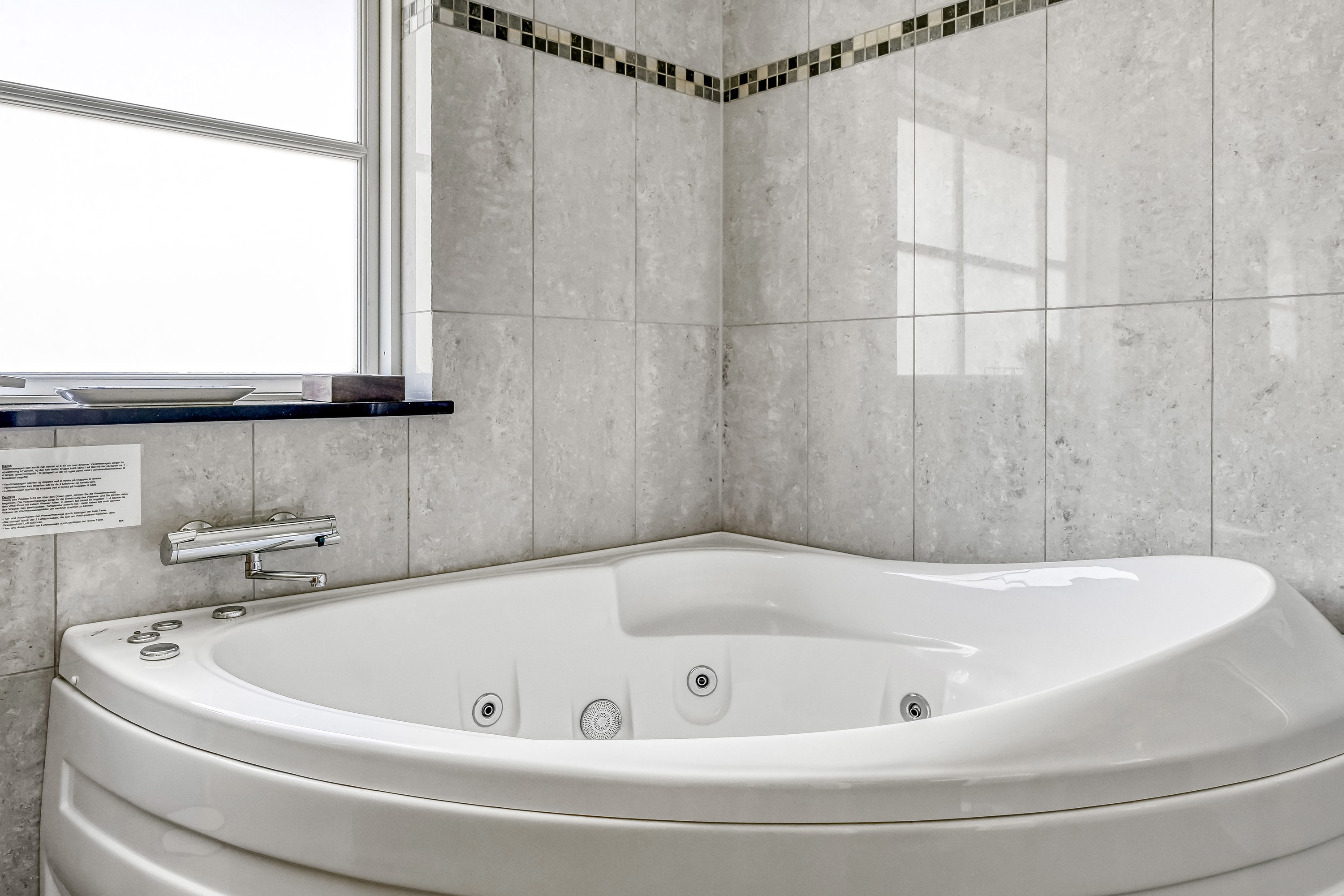 Fremhævet badeværelse billede i fuldskærmstilstand. Billede af Nordskrænten 19, Jegum, 6840 Oksbøl