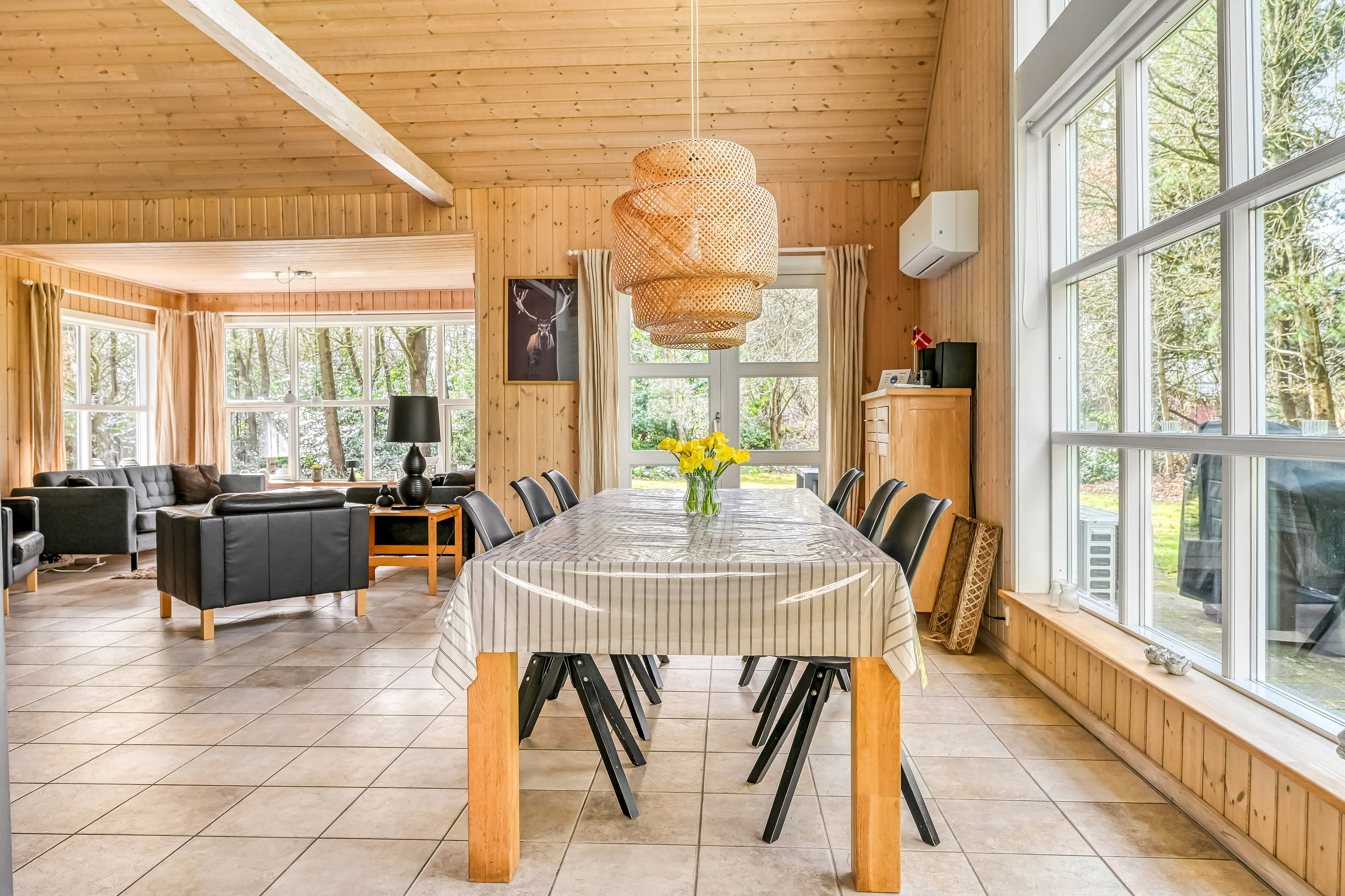 Fremhævet stue billede i fuldskærmstilstand. Billede af Nordskrænten 19, Jegum, 6840 Oksbøl