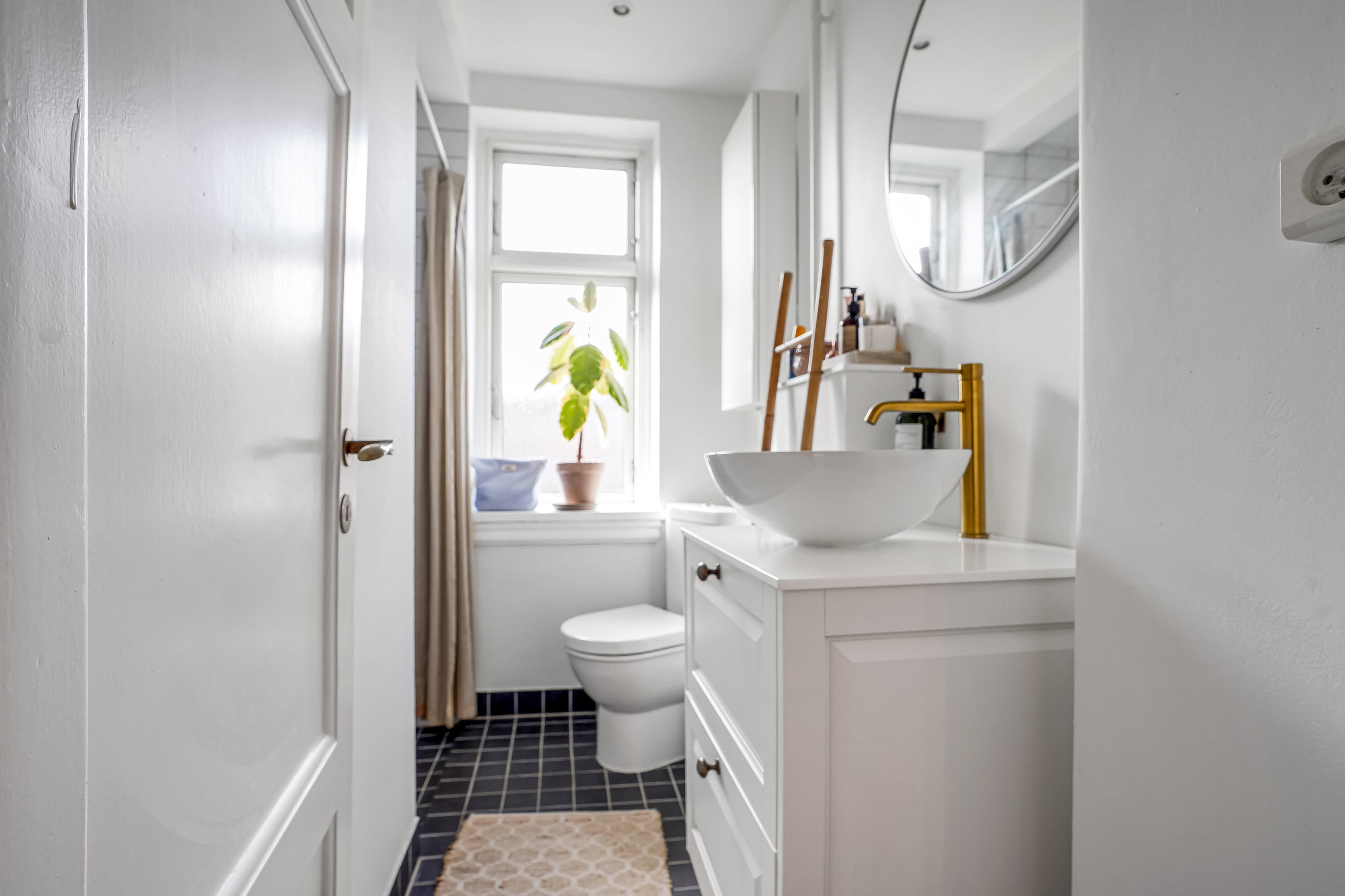 Fremhævet badeværelse billede i fuldskærmstilstand. Billede af Bernstorffsvej 7, 1. tv., 5000 Odense C