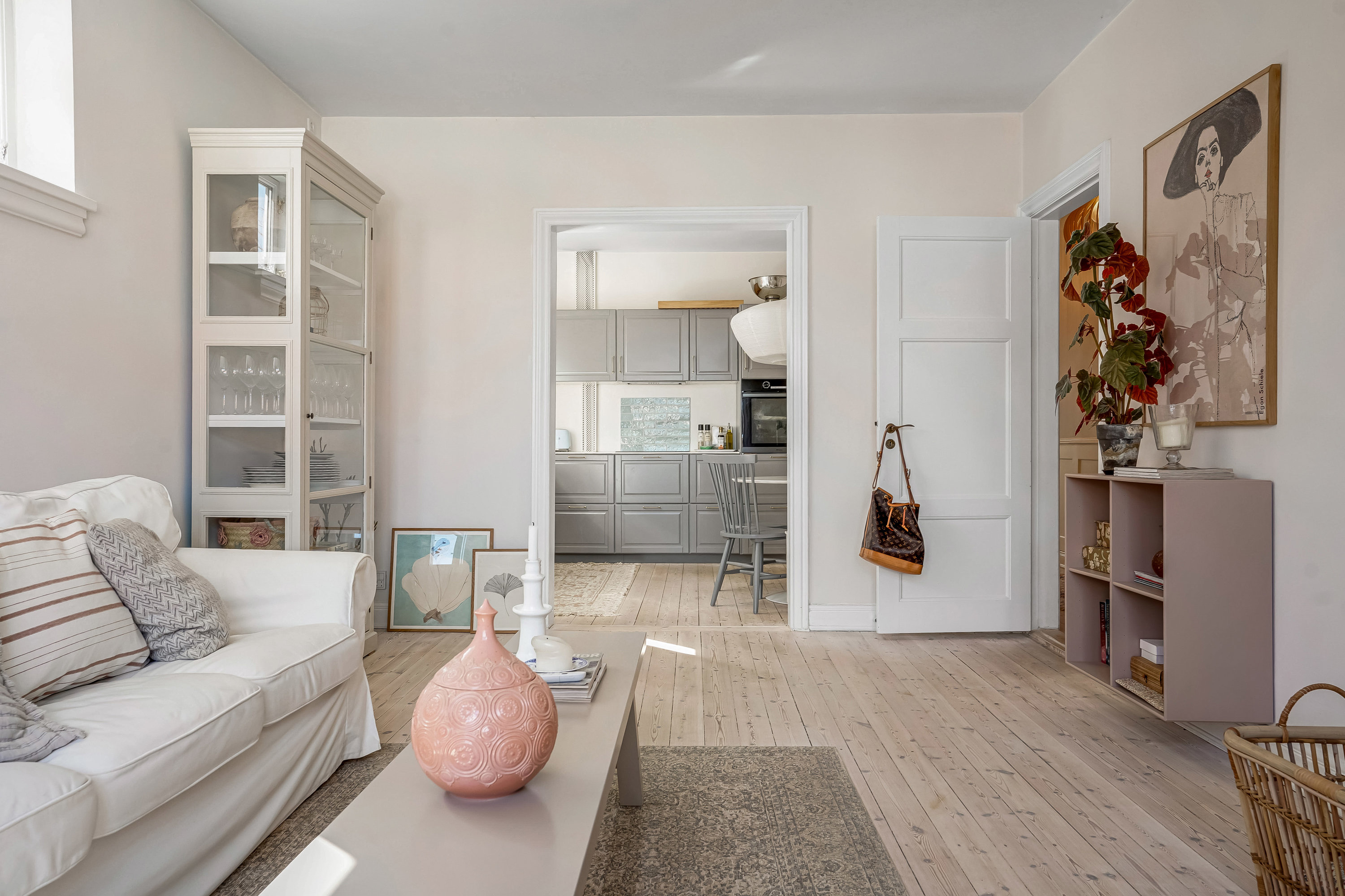 Fremhævet stue billede i fuldskærmstilstand. Billede af Bernstorffsvej 7, 1. tv., 5000 Odense C