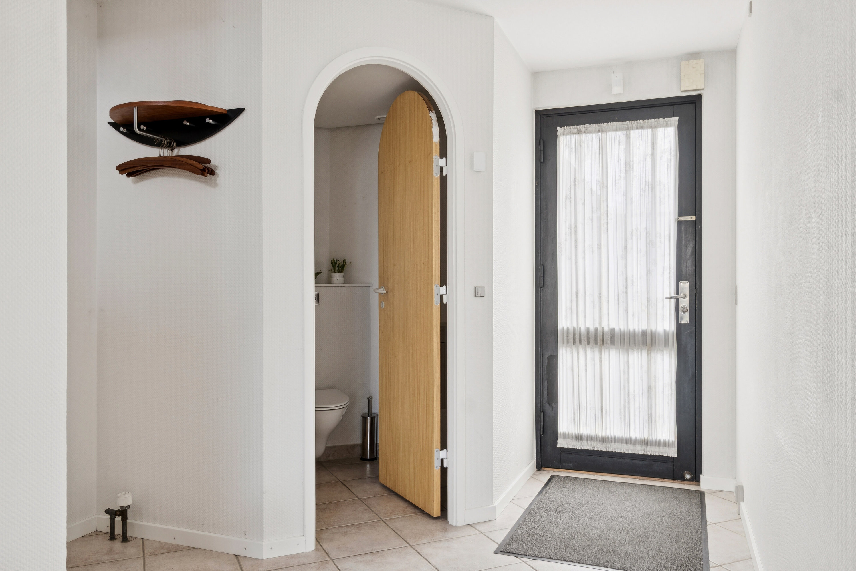 Fremhævet hall billede i fuldskærmstilstand. Billede af Søndermarksvej 170, 4200 Slagelse