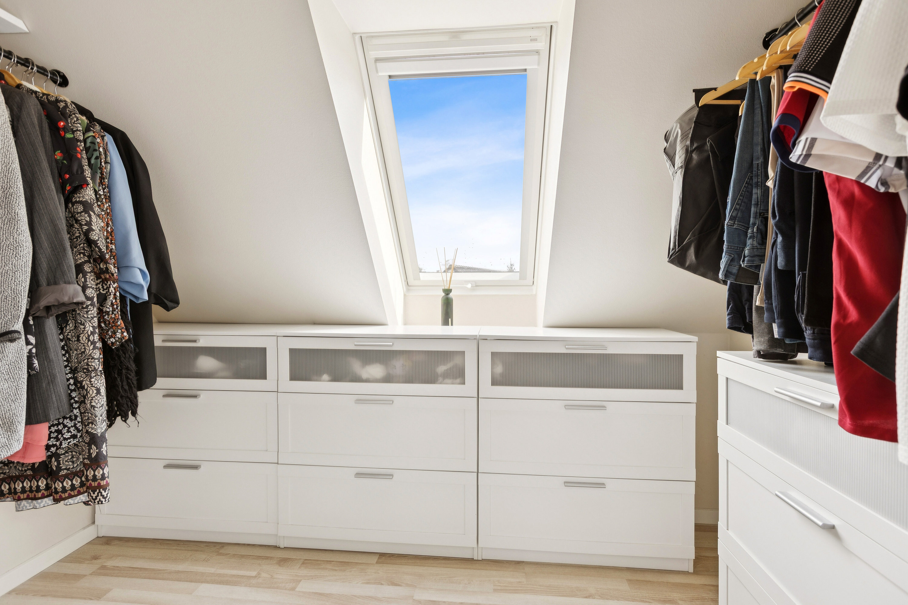 Fremhævet indendørs billede i fuldskærmstilstand. Billede af Gefionsvej 1, 4654 Faxe Ladeplads