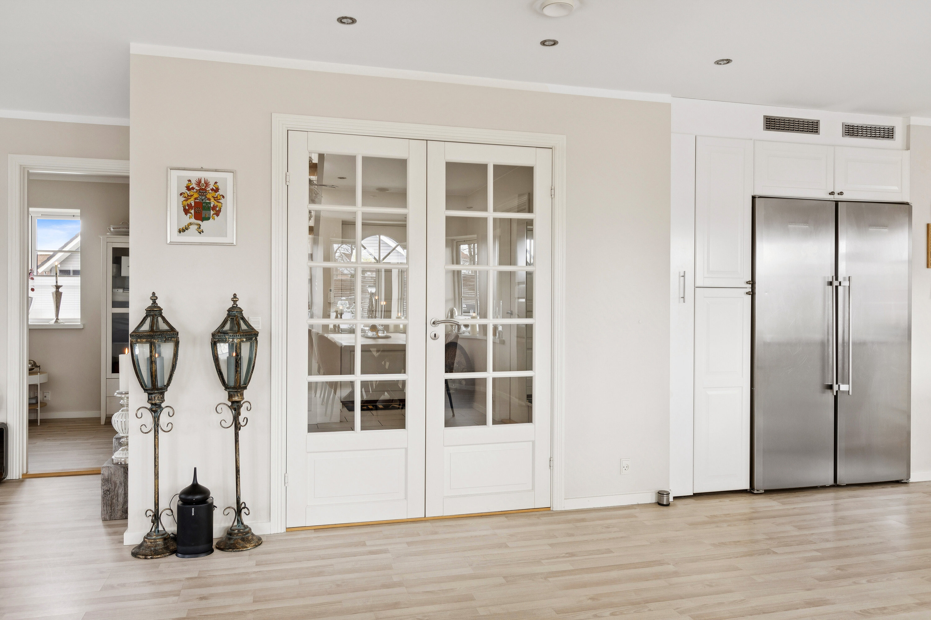 Fremhævet indendørs billede i fuldskærmstilstand. Billede af Gefionsvej 1, 4654 Faxe Ladeplads