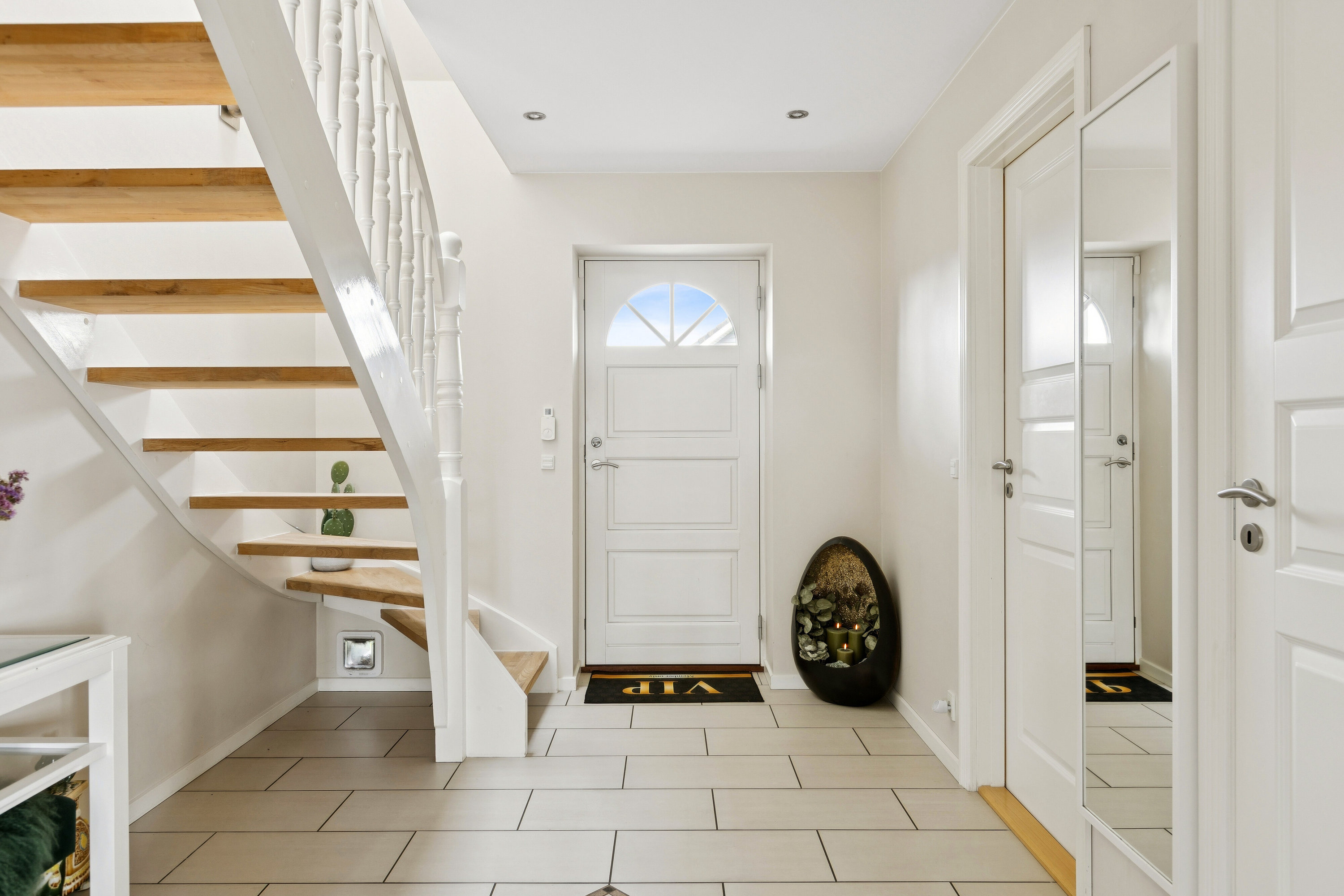 Fremhævet hall billede i fuldskærmstilstand. Billede af Gefionsvej 1, 4654 Faxe Ladeplads