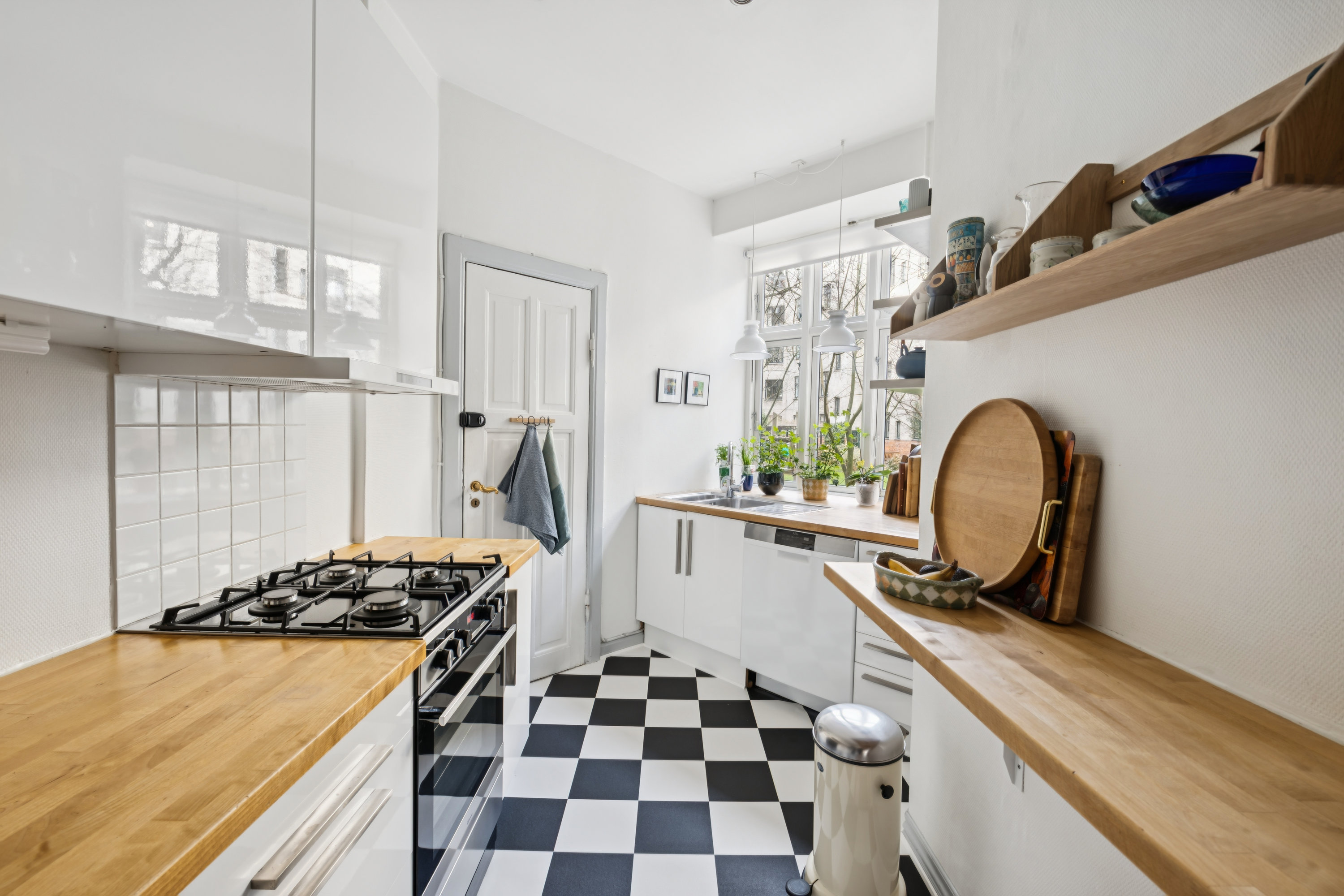 Fremhævet køkken billede i fuldskærmstilstand. Billede af Vordingborggade 37, st.. th., 2100 København Ø