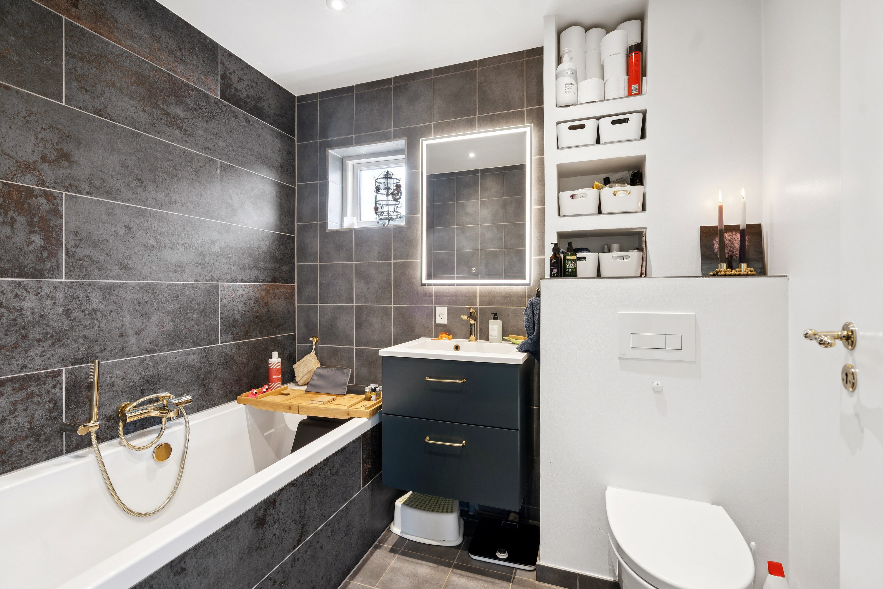 Fremhævet badeværelse billede i fuldskærmstilstand. Billede af Nørregårdsvej 32, 2610 Rødovre