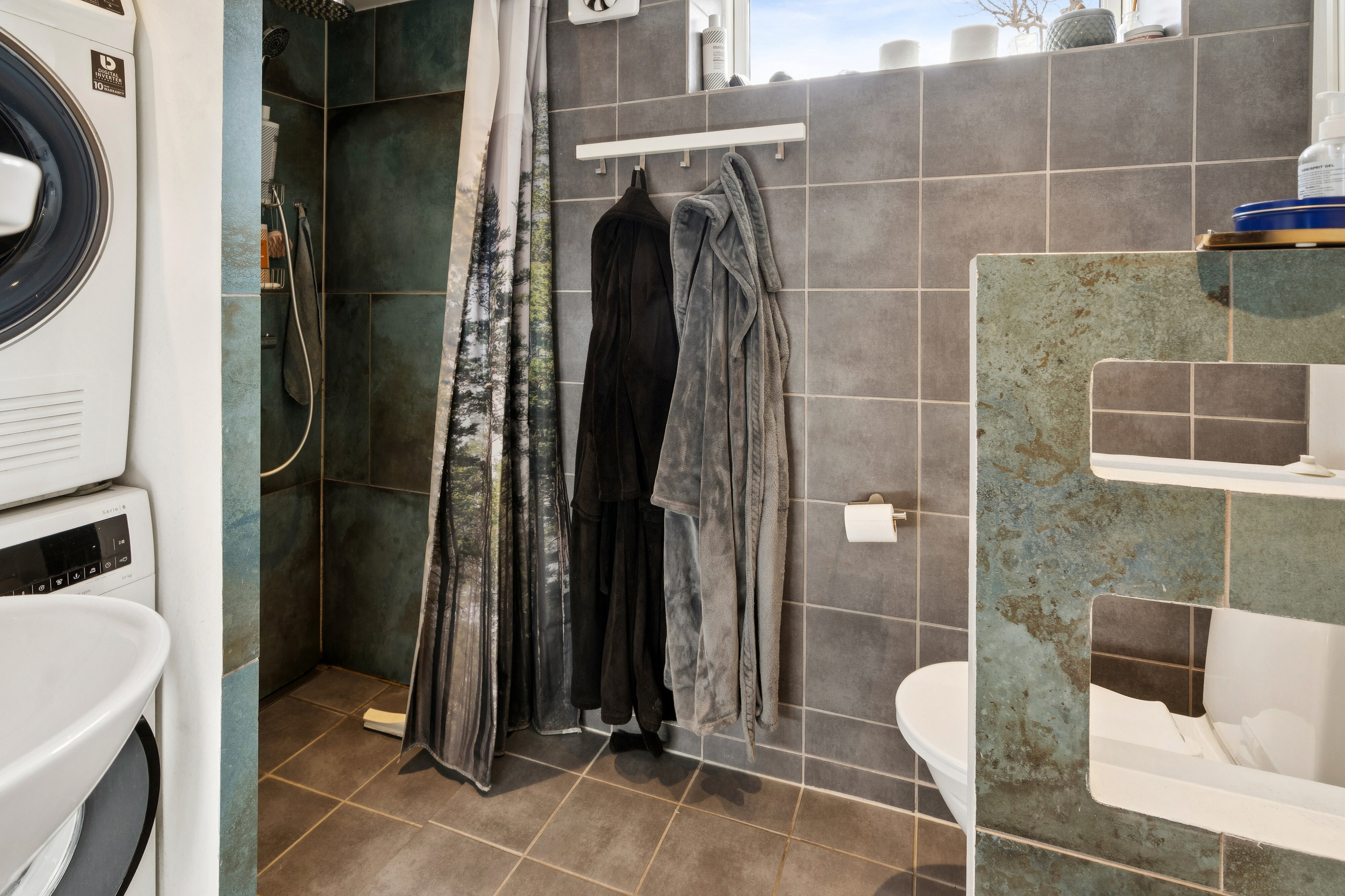 Fremhævet badeværelse billede i fuldskærmstilstand. Billede af Nørregårdsvej 32, 2610 Rødovre