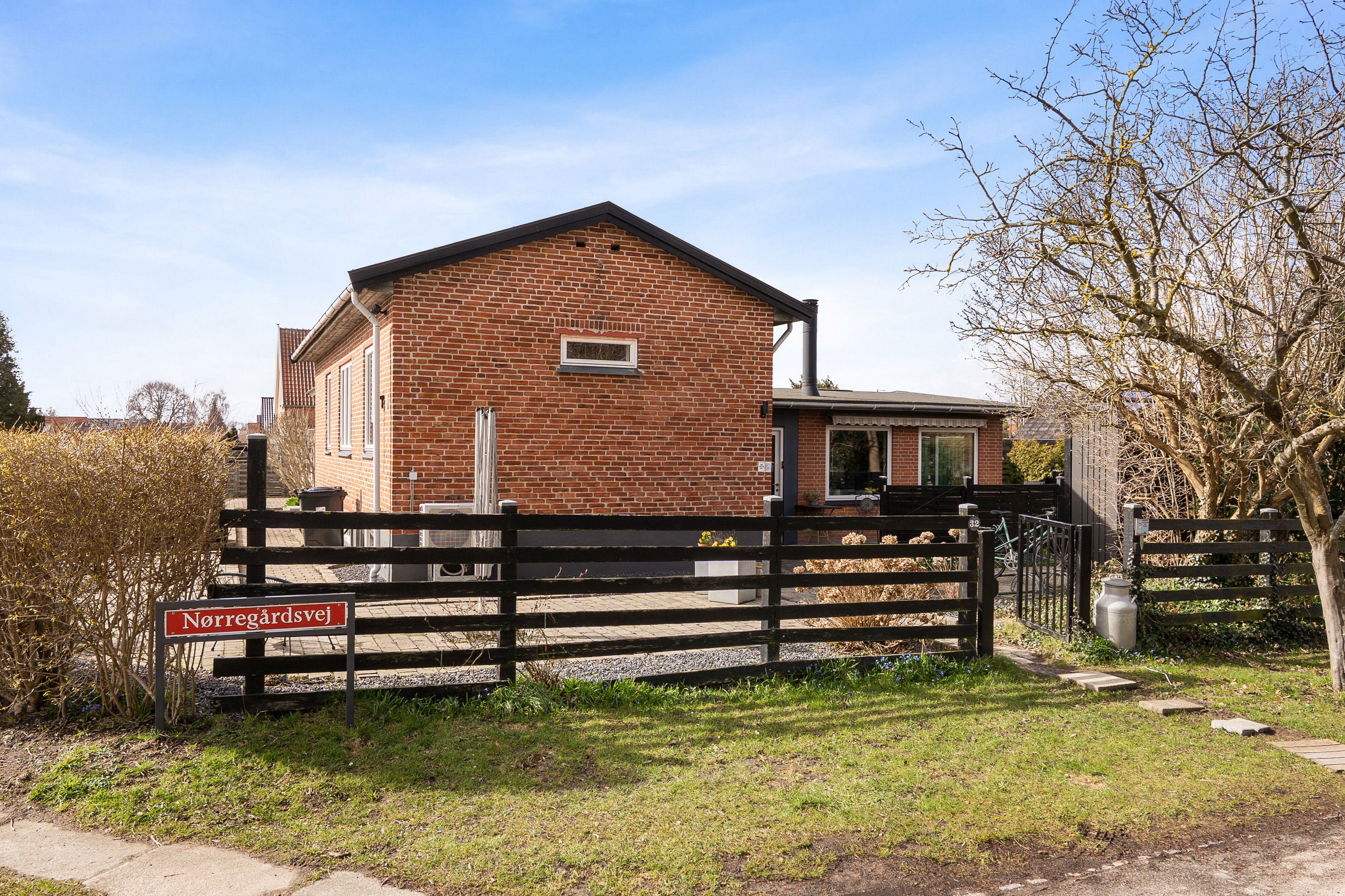 Fremhævet udendørs billede i fuldskærmstilstand. Billede af Nørregårdsvej 32, 2610 Rødovre