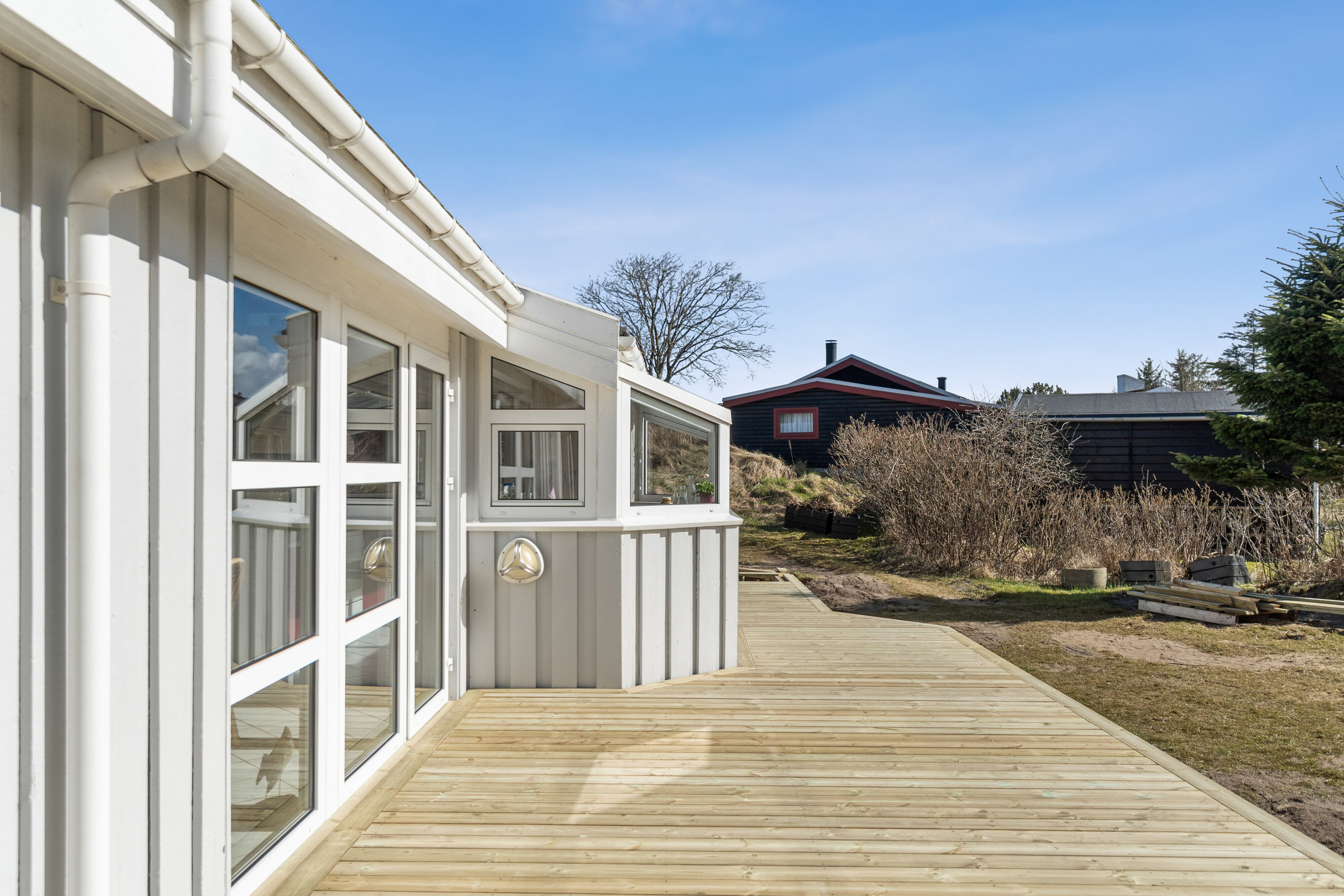 Fremhævet udendørs billede i fuldskærmstilstand. Billede af Gyvelvej 11, Tversted, 9881 Bindslev