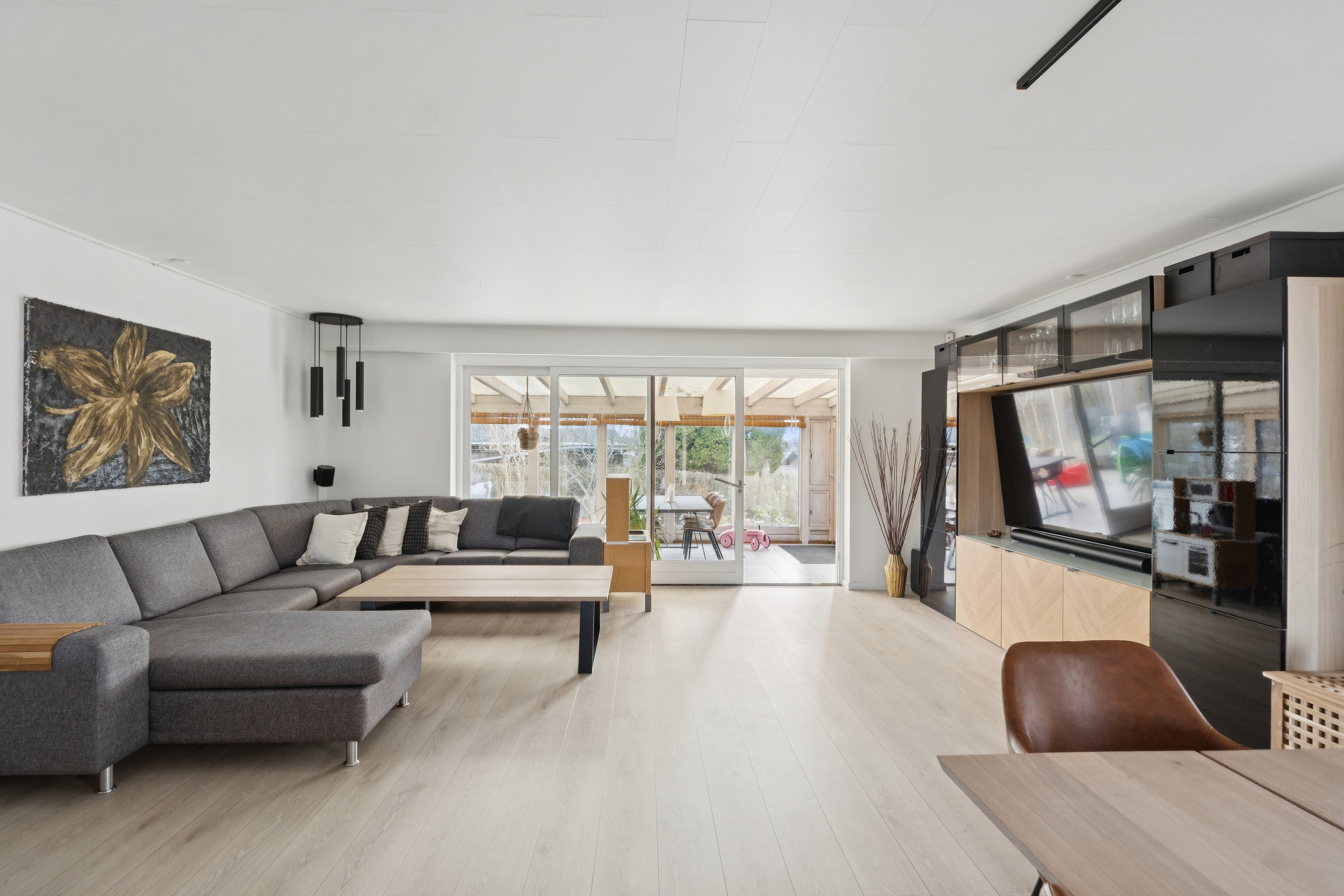 Fremhævet stue billede i fuldskærmstilstand. Billede af Emilsgave 55, 4130 Viby Sjælland