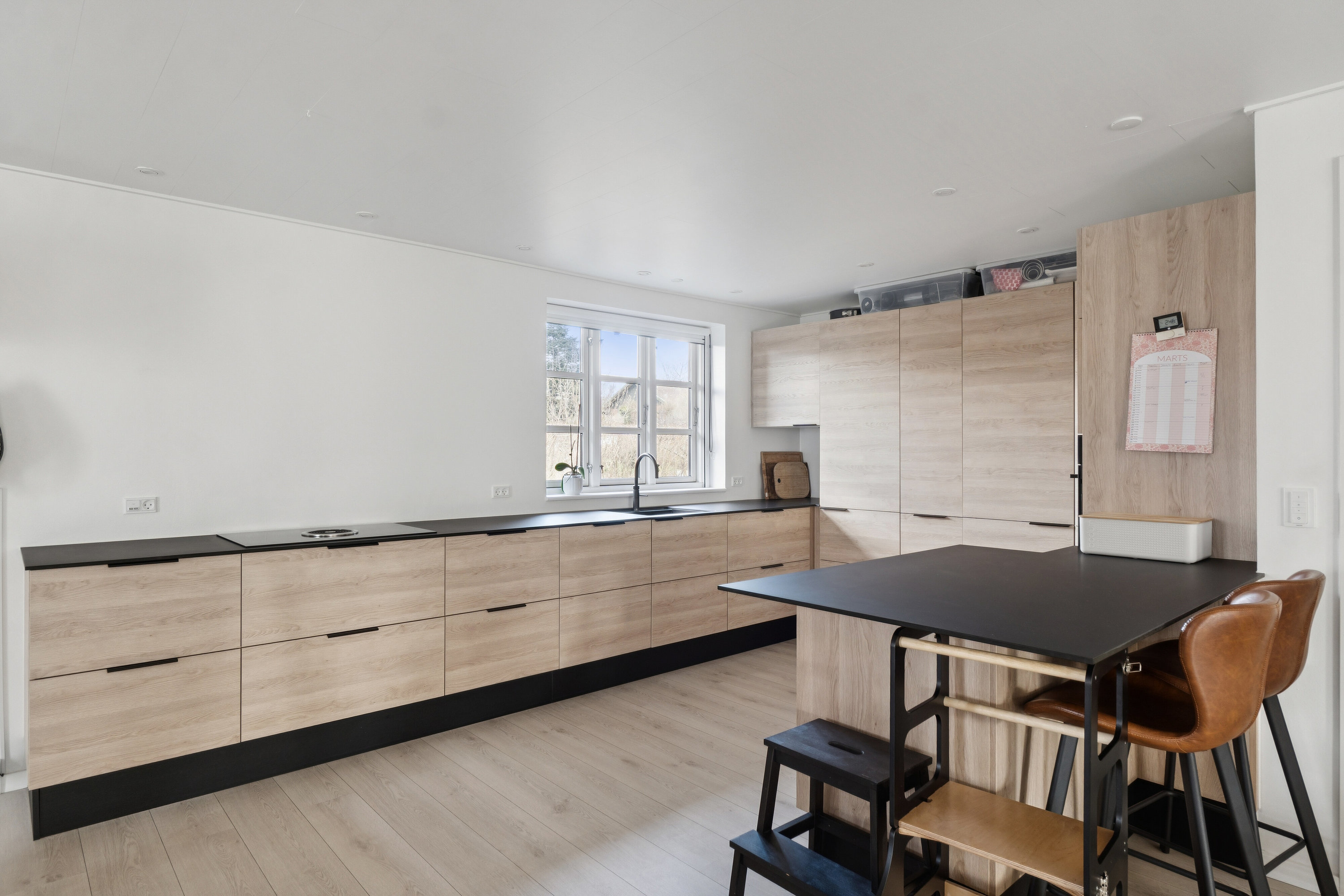 Fremhævet spisestue billede i fuldskærmstilstand. Billede af Emilsgave 55, 4130 Viby Sjælland