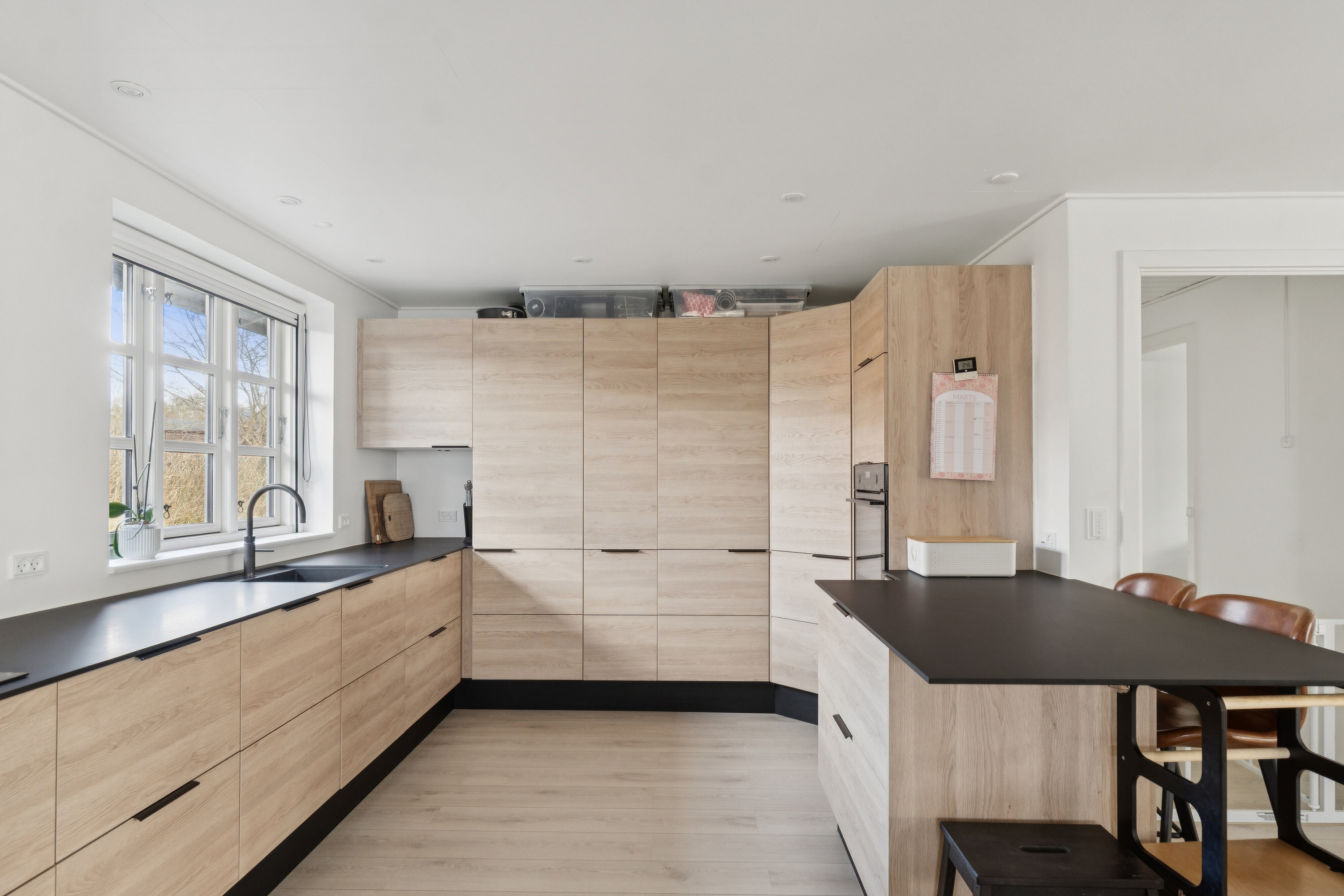 Fremhævet køkken billede i fuldskærmstilstand. Billede af Emilsgave 55, 4130 Viby Sjælland