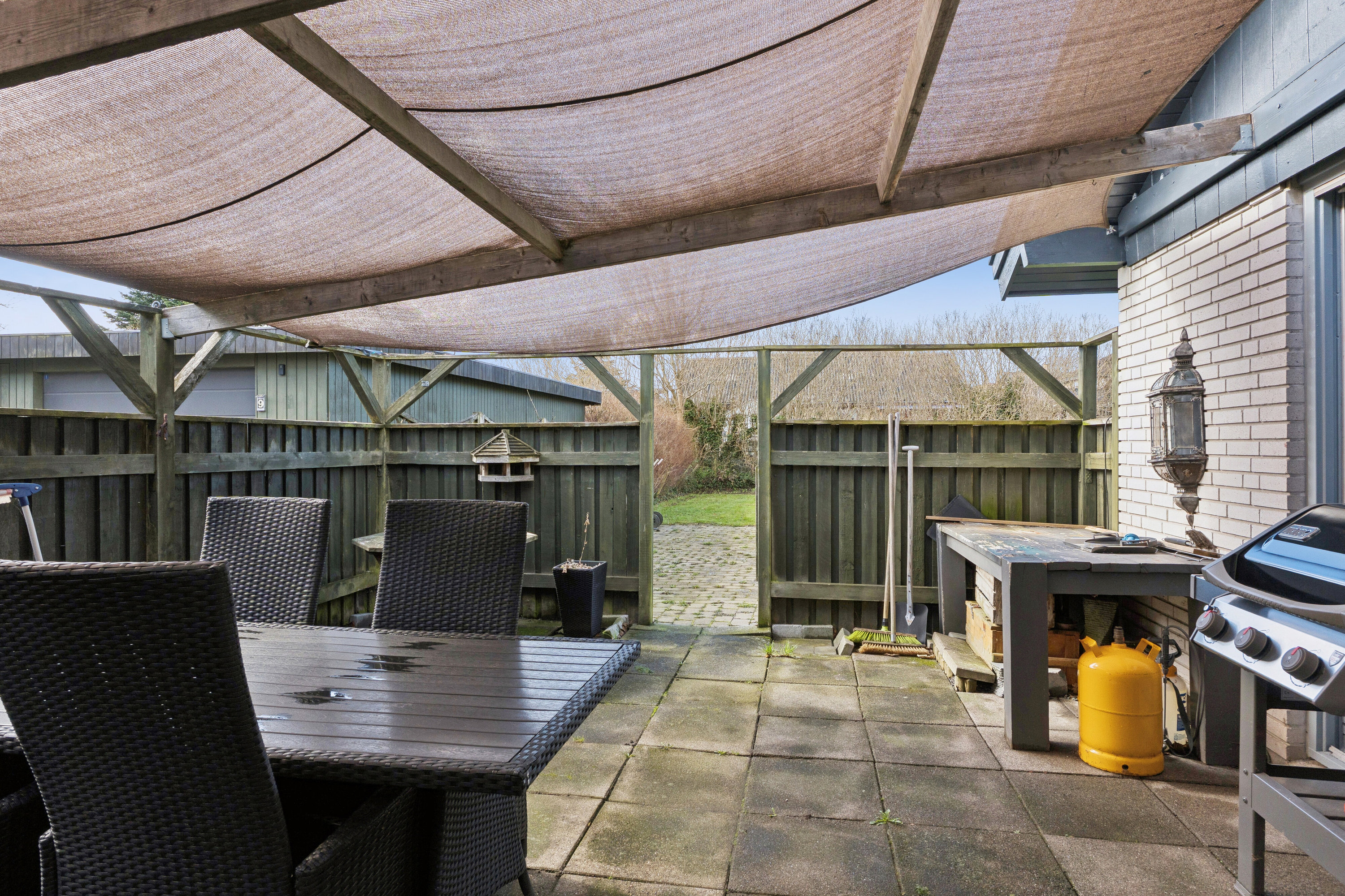 Fremhævet overdækket terrasse billede i fuldskærmstilstand. Billede af Wiuffsvej 11, 4540 Fårevejle