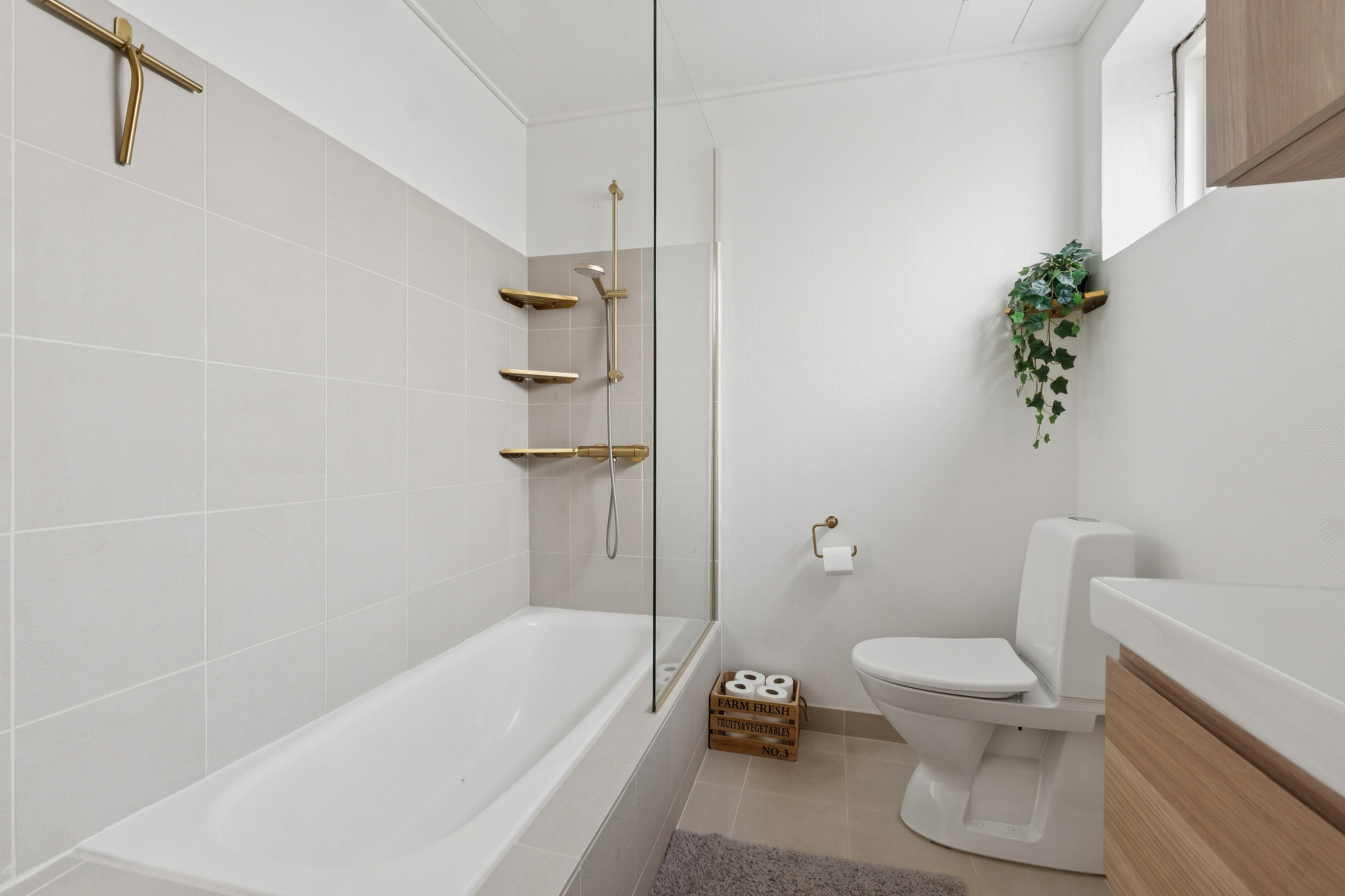 Fremhævet badeværelse billede i fuldskærmstilstand. Billede af Emilsgave 55, 4130 Viby Sjælland