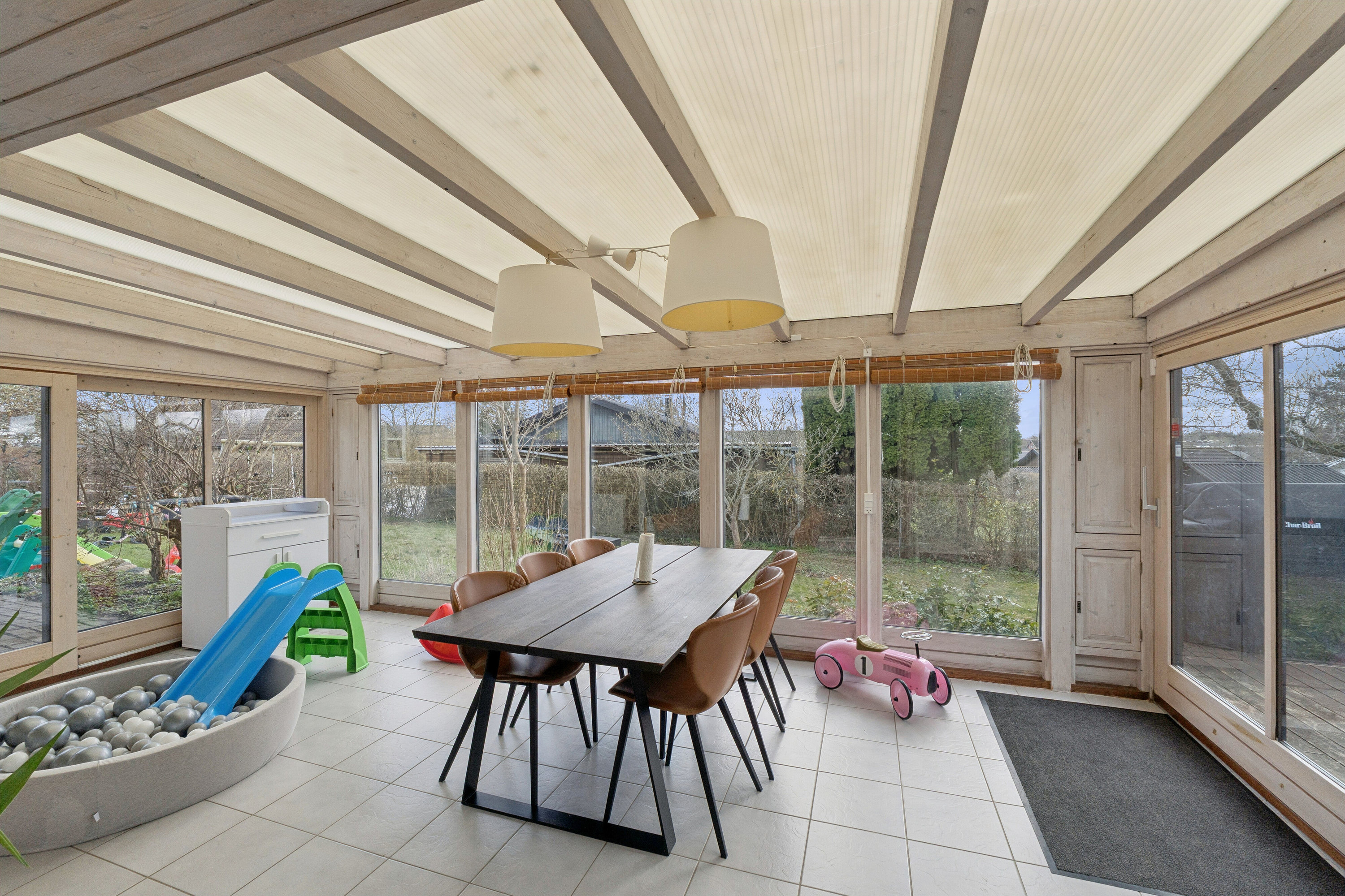 Fremhævet udendørs billede i fuldskærmstilstand. Billede af Emilsgave 55, 4130 Viby Sjælland