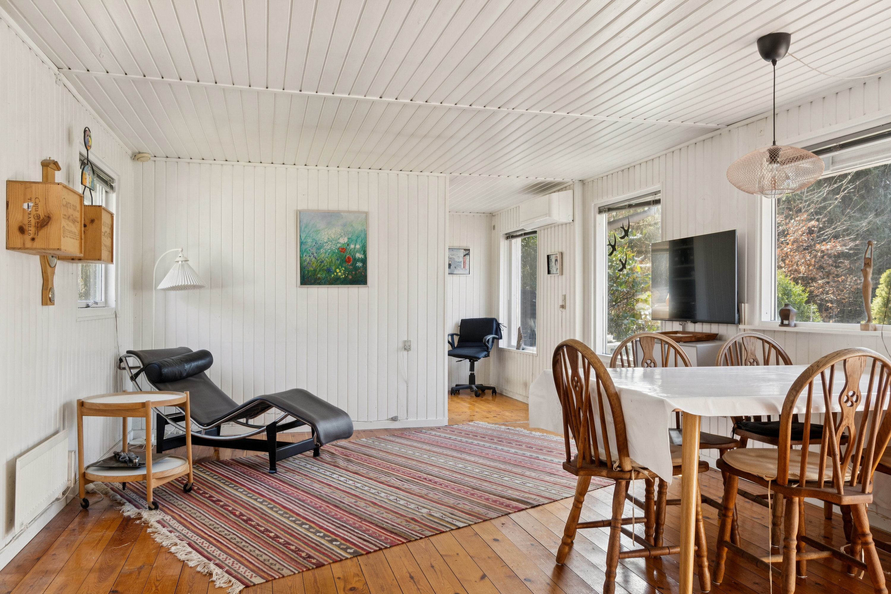 Fremhævet stue billede i fuldskærmstilstand. Billede af Egelunden 22, Tollerup, 3370 Melby