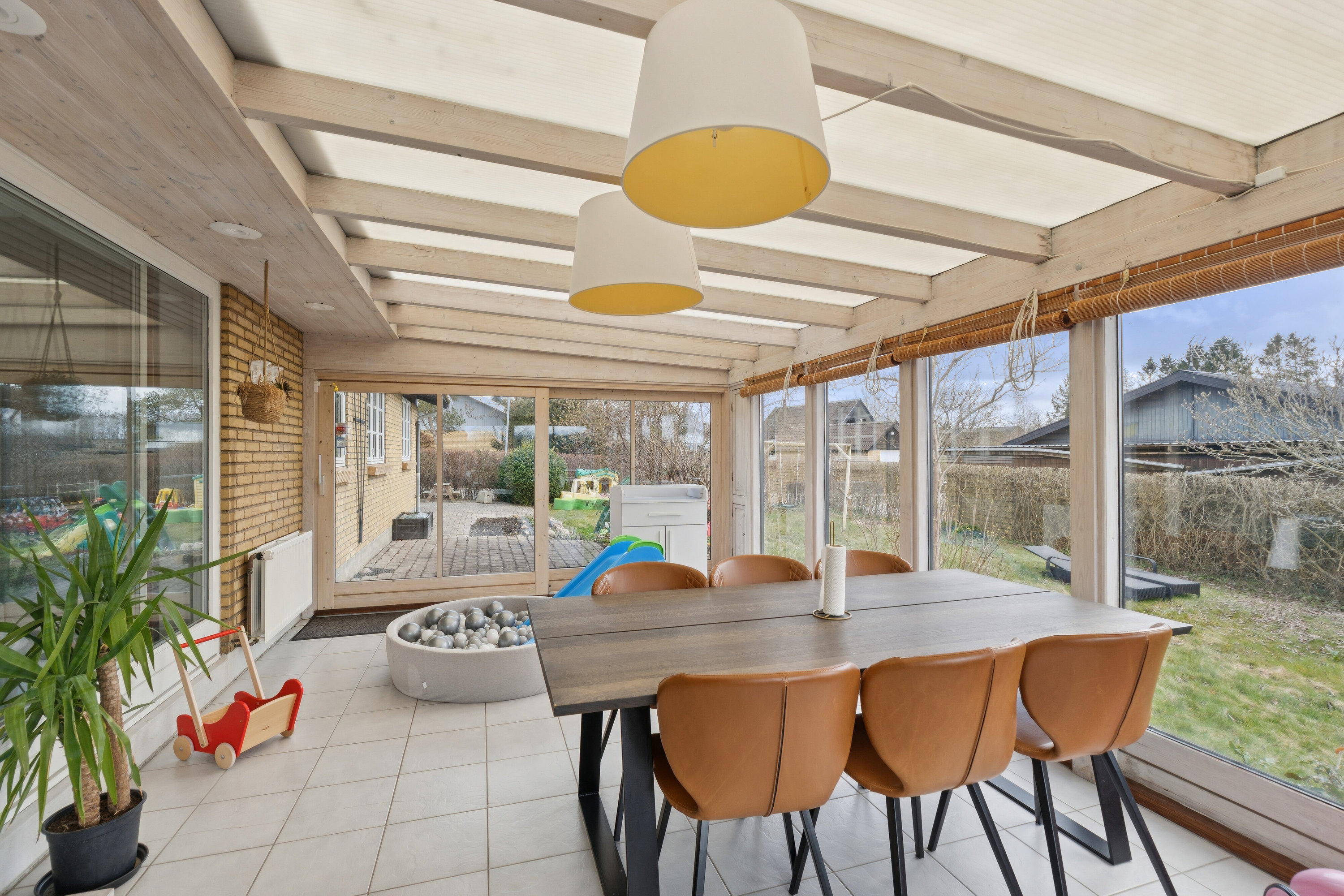 Fremhævet udendørs billede i fuldskærmstilstand. Billede af Emilsgave 55, 4130 Viby Sjælland