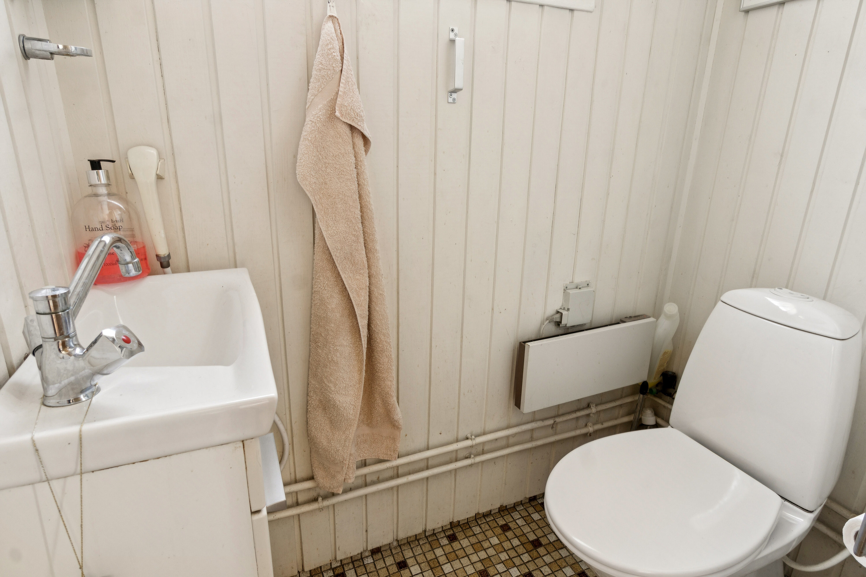 Fremhævet badeværelse billede i fuldskærmstilstand. Billede af Egelunden 22, Tollerup, 3370 Melby