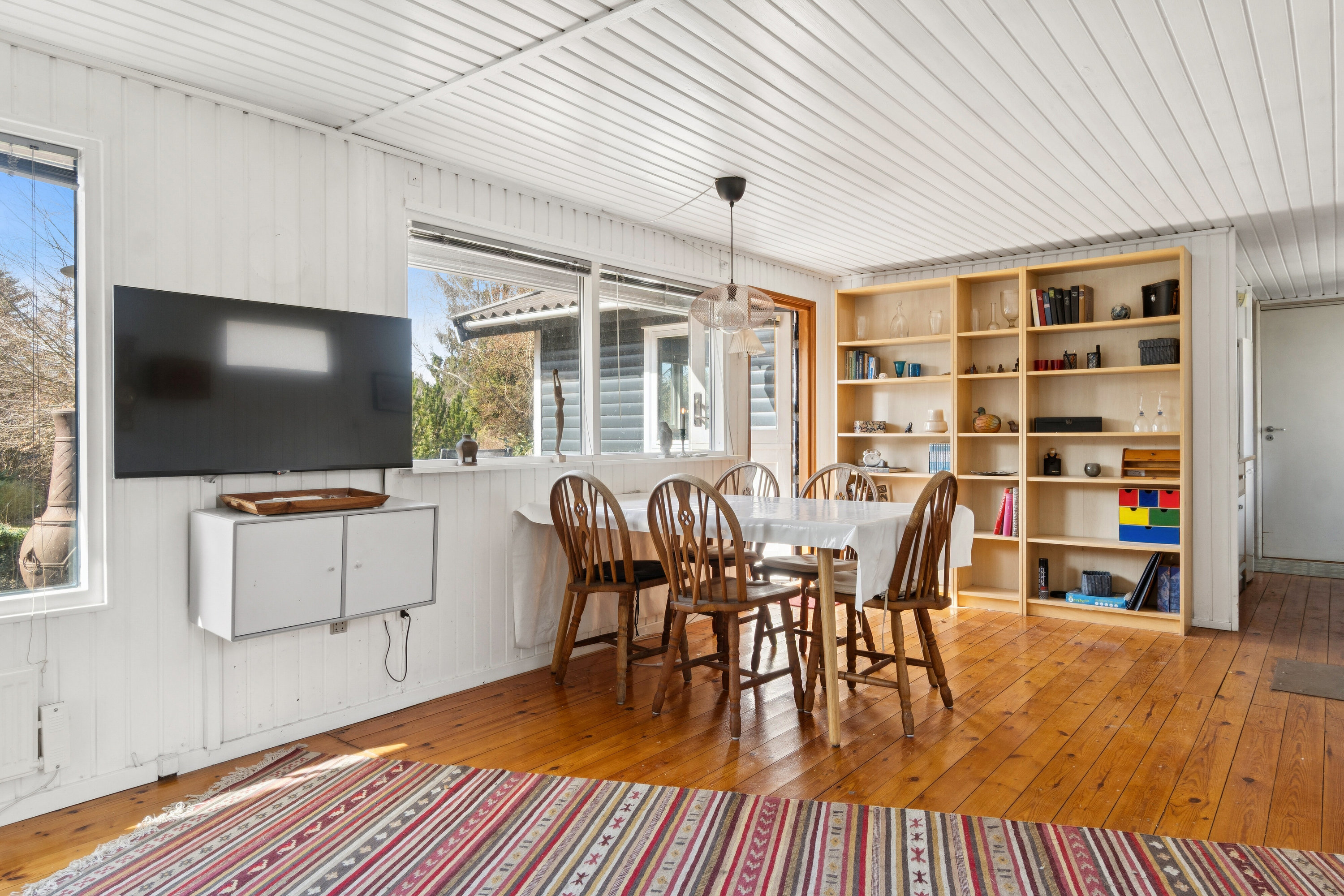 Fremhævet stue billede i fuldskærmstilstand. Billede af Egelunden 22, Tollerup, 3370 Melby