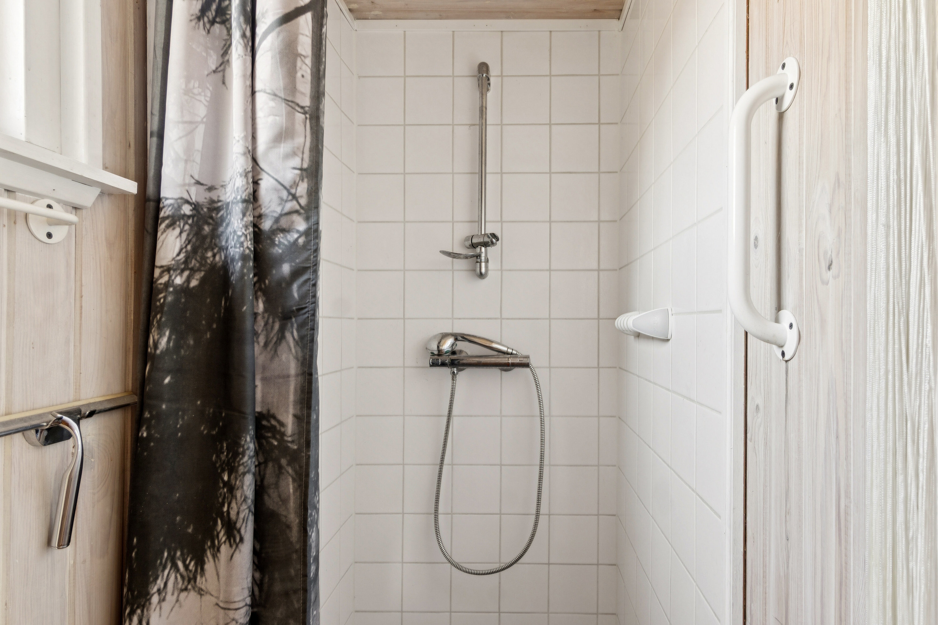 Fremhævet badeværelse billede i fuldskærmstilstand. Billede af Egelunden 22, Tollerup, 3370 Melby