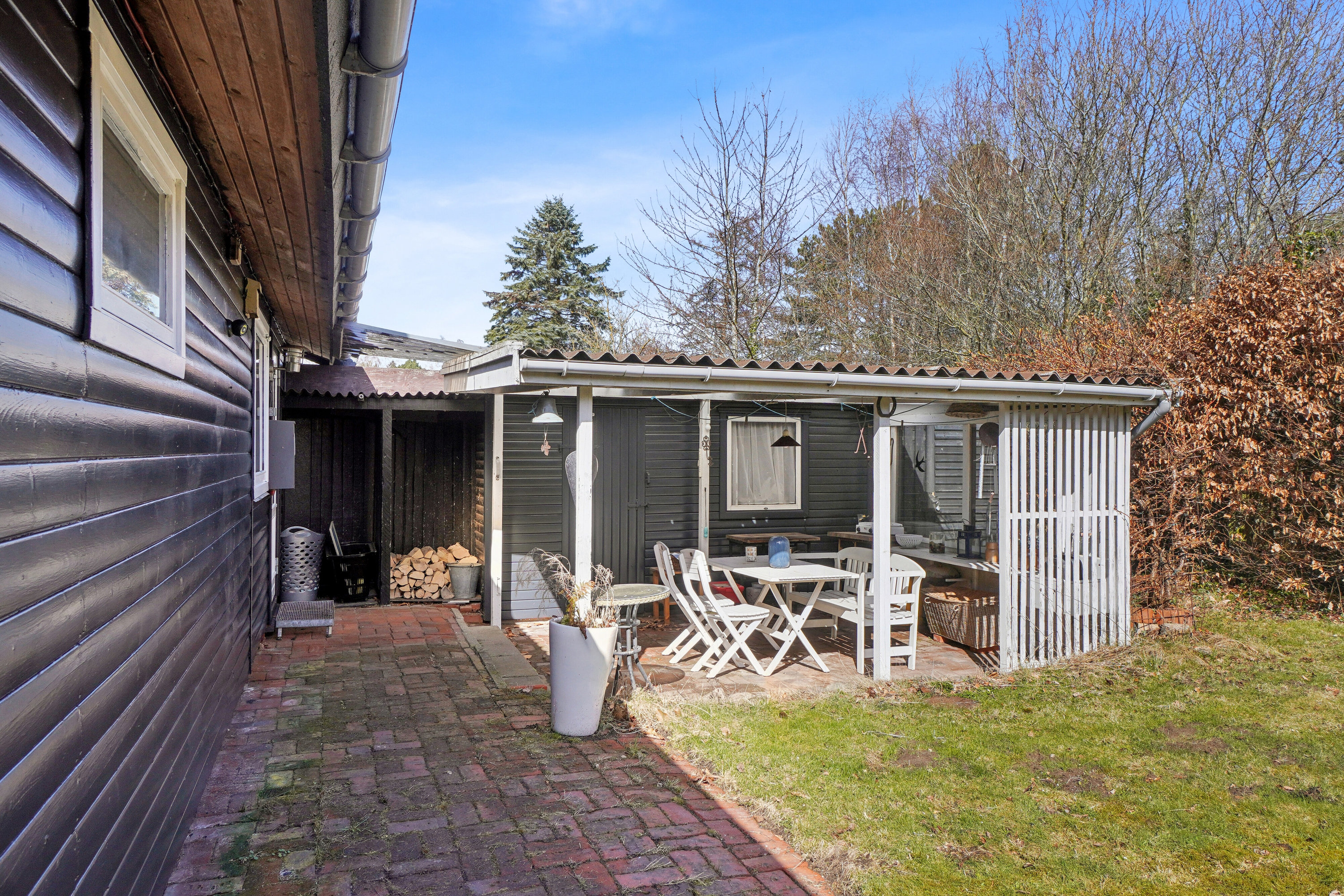 Fremhævet set fra haven billede i fuldskærmstilstand. Billede af Egelunden 22, Tollerup, 3370 Melby