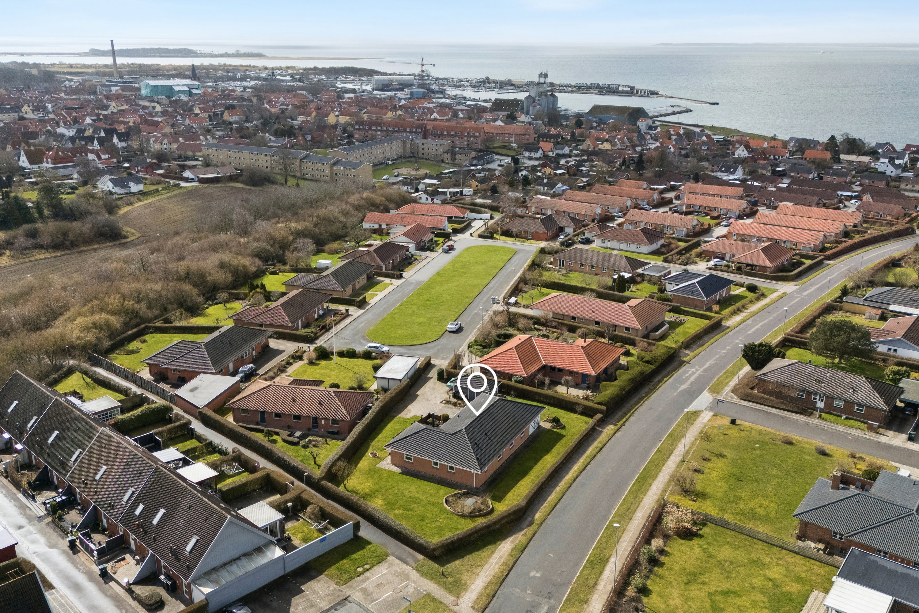 Fremhævet luftfoto billede i fuldskærmstilstand. Billede af Heimdalsvænget 9, 5610 Assens