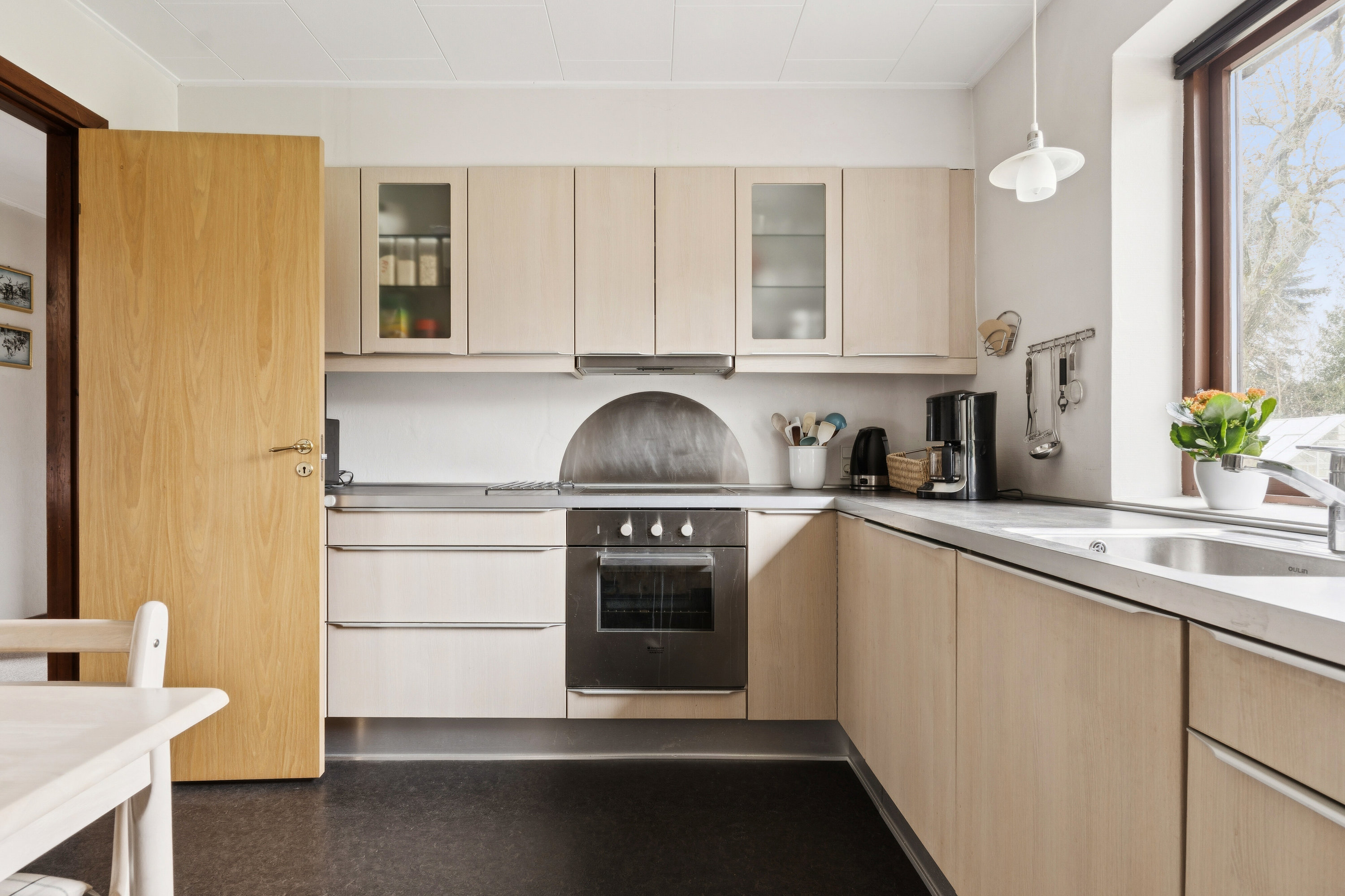Fremhævet køkken billede i fuldskærmstilstand. Billede af Burrevej 15, St Jyndevad, 6360 Tinglev