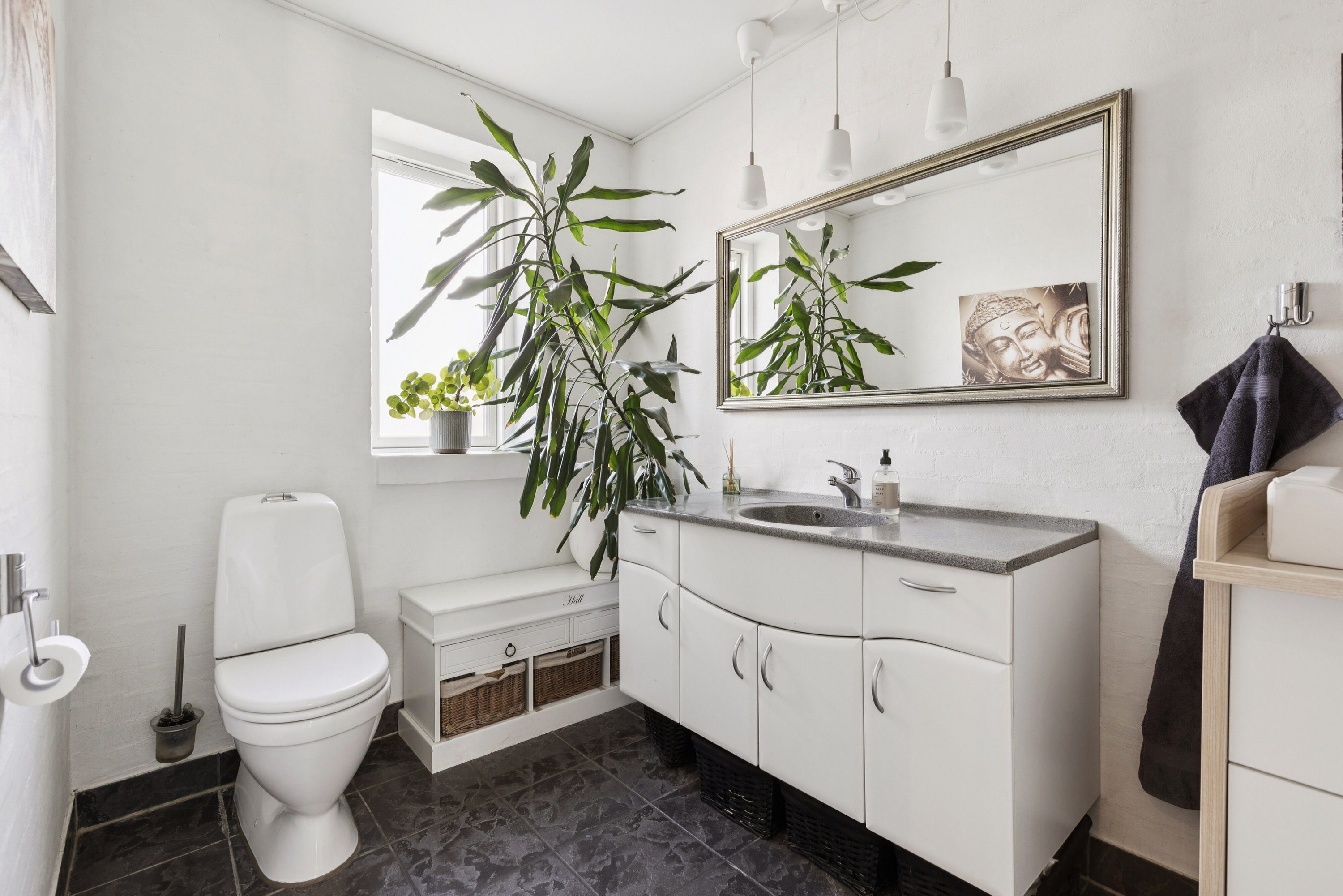 Fremhævet badeværelse billede i fuldskærmstilstand. Billede af Plantevej 49, Appenæs, 4700 Næstved