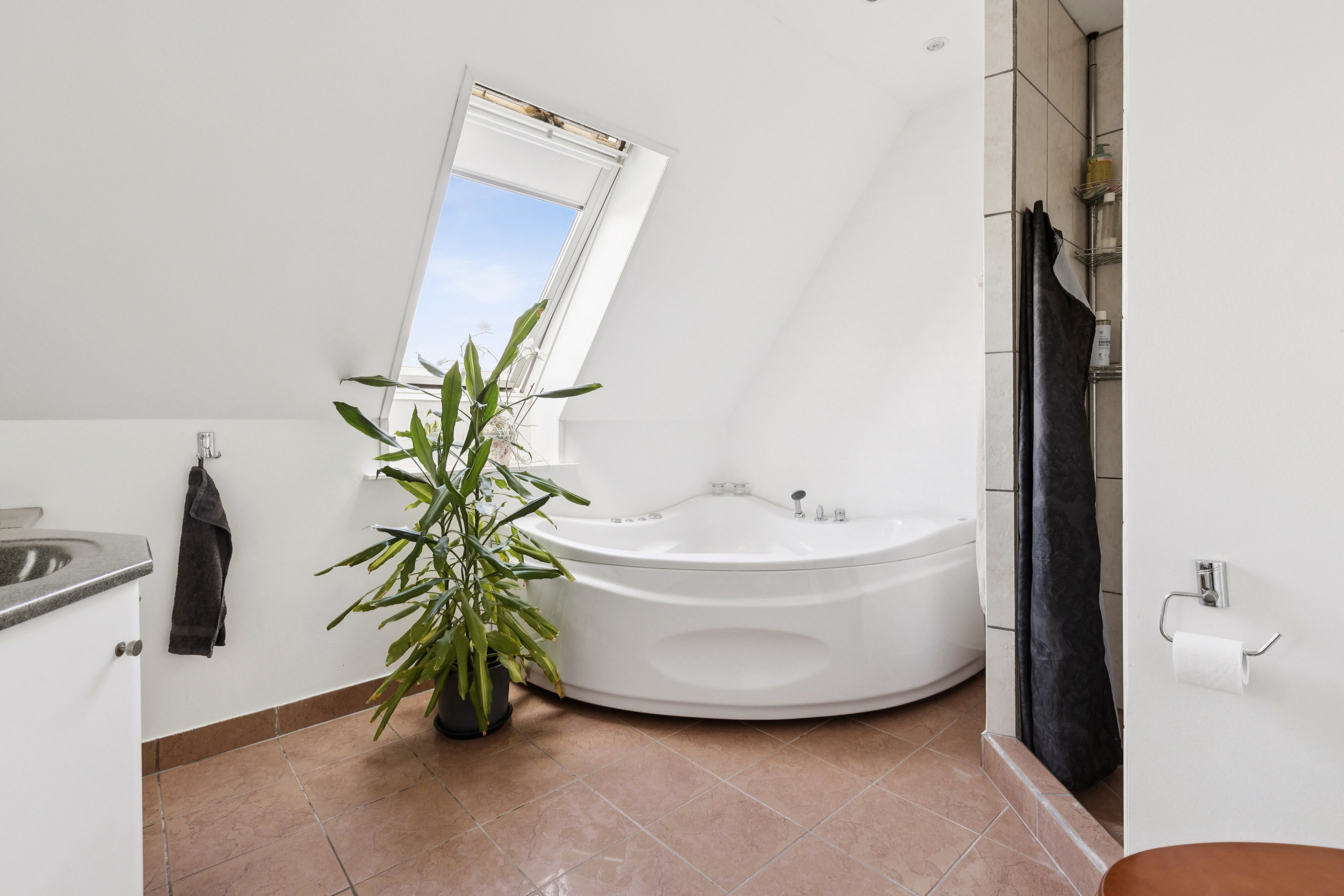 Fremhævet badeværelse billede i fuldskærmstilstand. Billede af Plantevej 49, Appenæs, 4700 Næstved