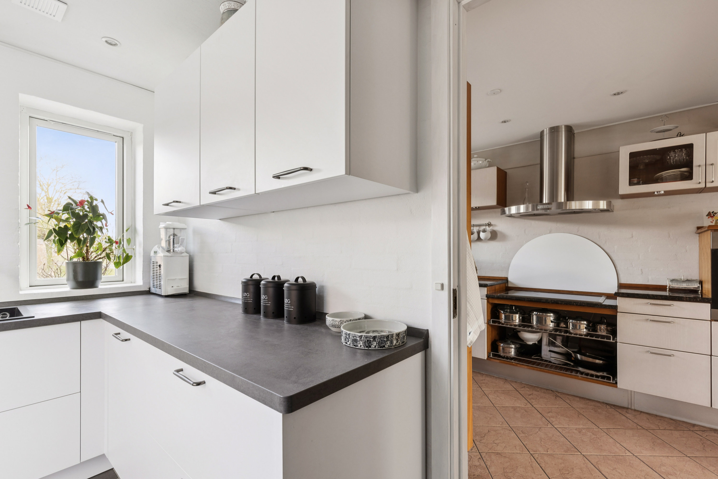 Fremhævet køkken billede i fuldskærmstilstand. Billede af Plantevej 49, Appenæs, 4700 Næstved