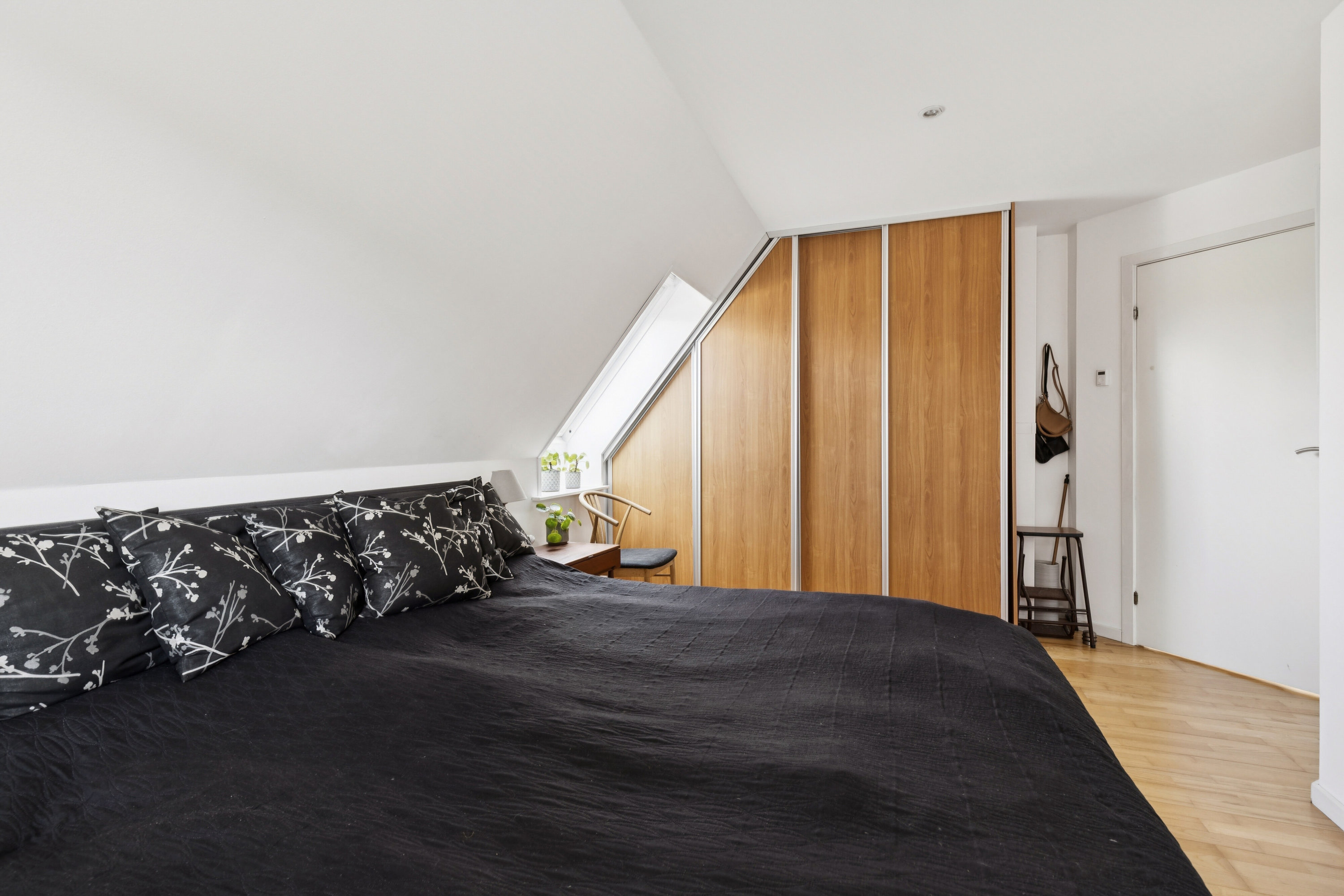 Fremhævet soveværelse billede i fuldskærmstilstand. Billede af Plantevej 49, Appenæs, 4700 Næstved