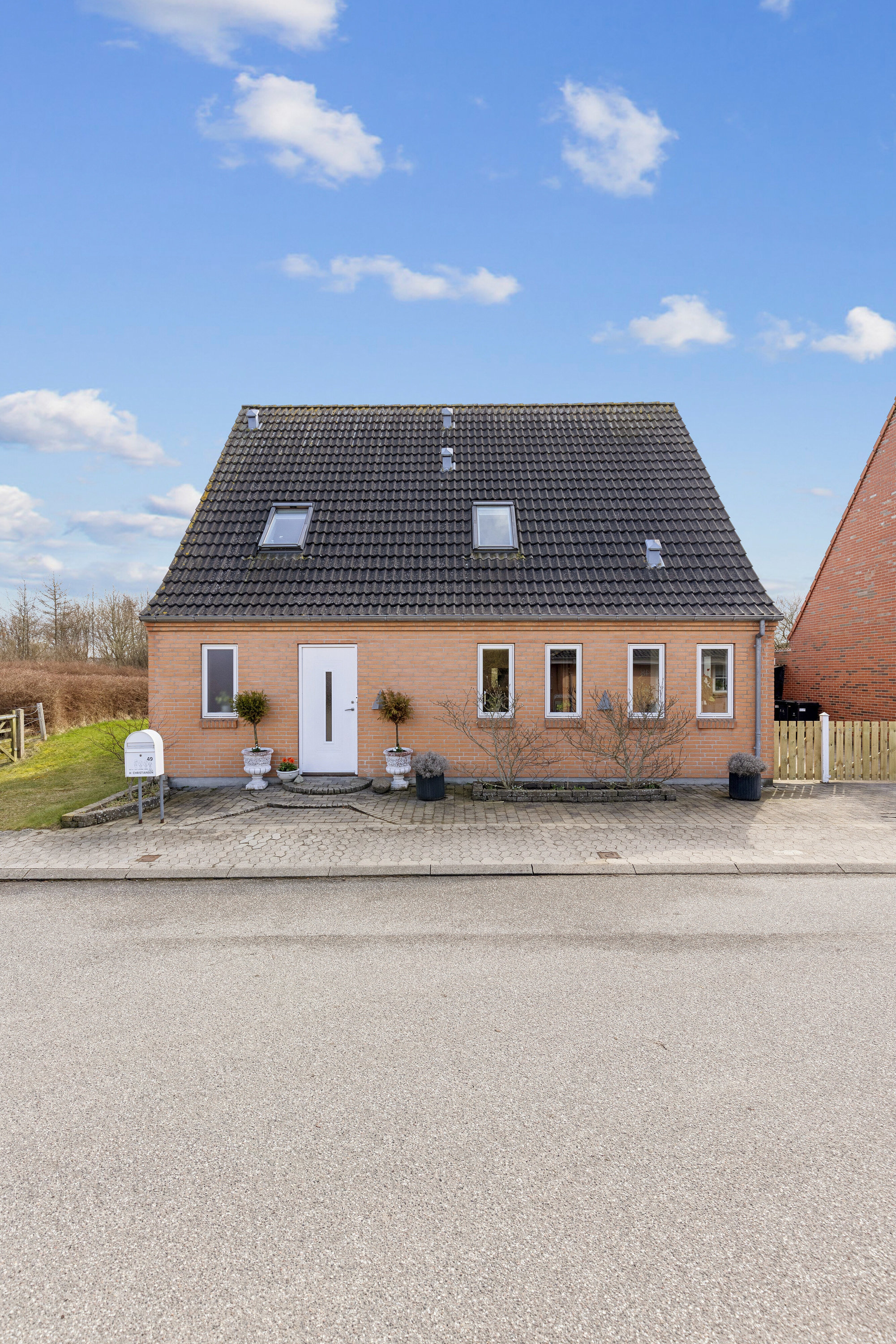 Fremhævet set fra vejen billede i fuldskærmstilstand. Billede af Plantevej 49, Appenæs, 4700 Næstved