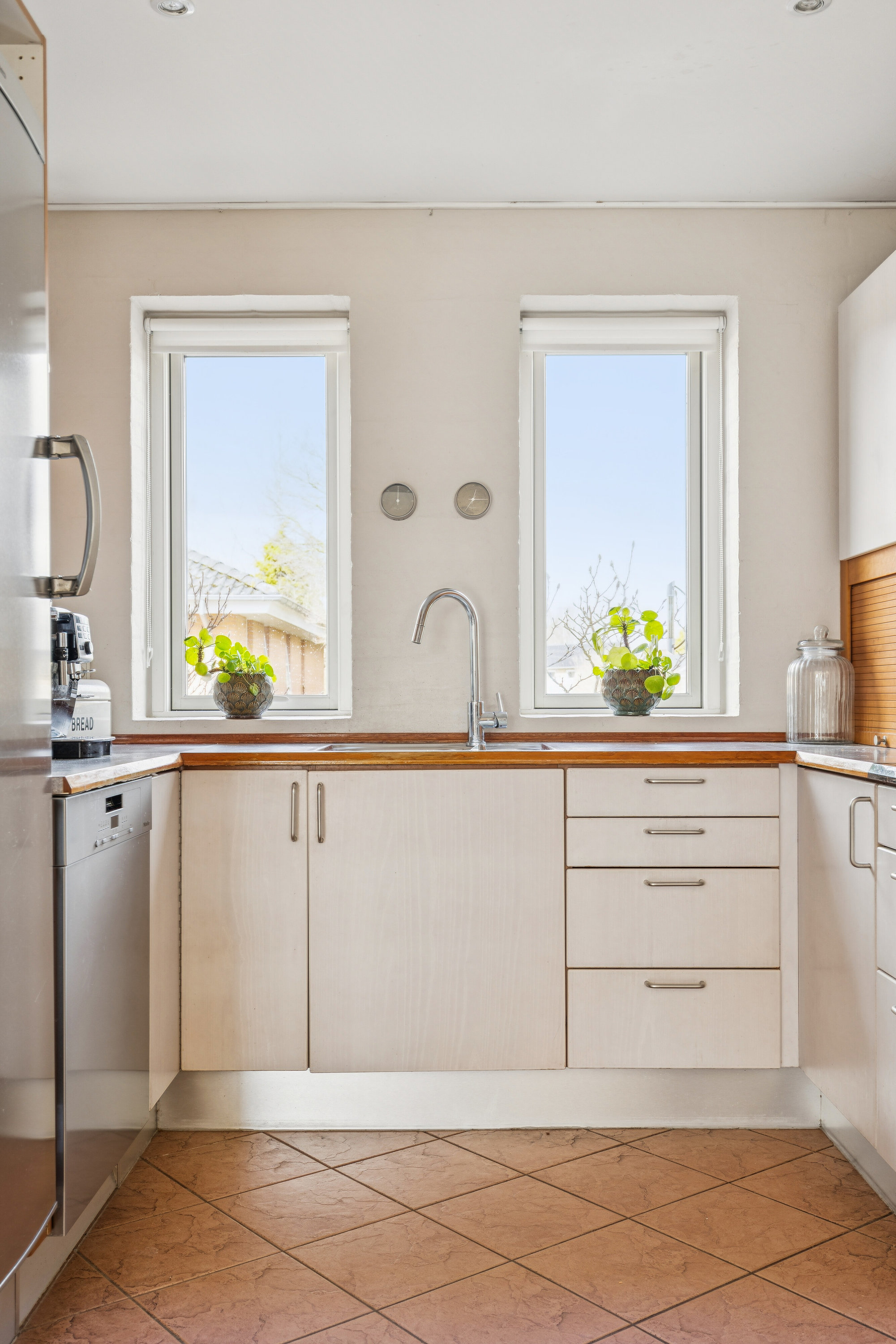 Fremhævet køkken billede i fuldskærmstilstand. Billede af Plantevej 49, Appenæs, 4700 Næstved