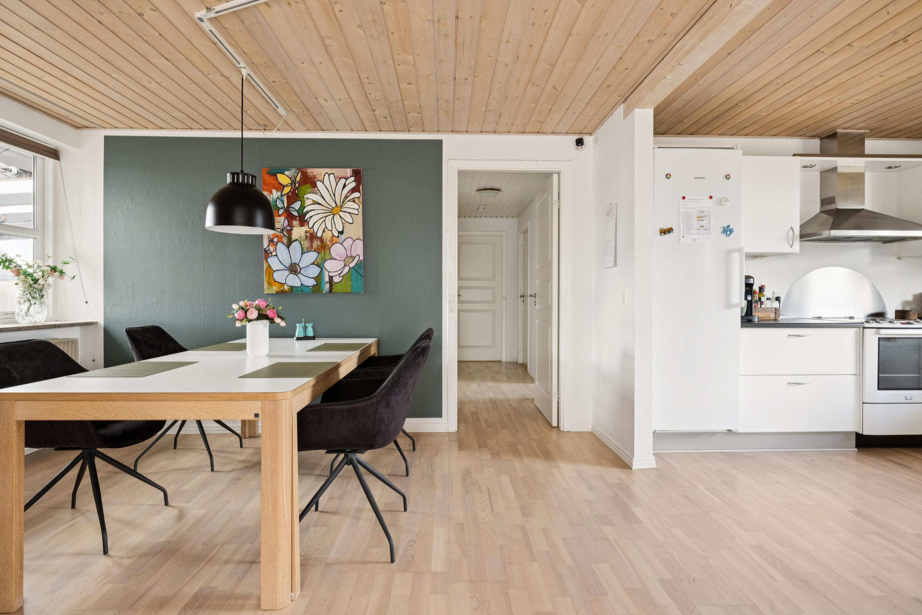 Fremhævet stue billede i fuldskærmstilstand. Billede af Ahornvej 16, 9632 Møldrup