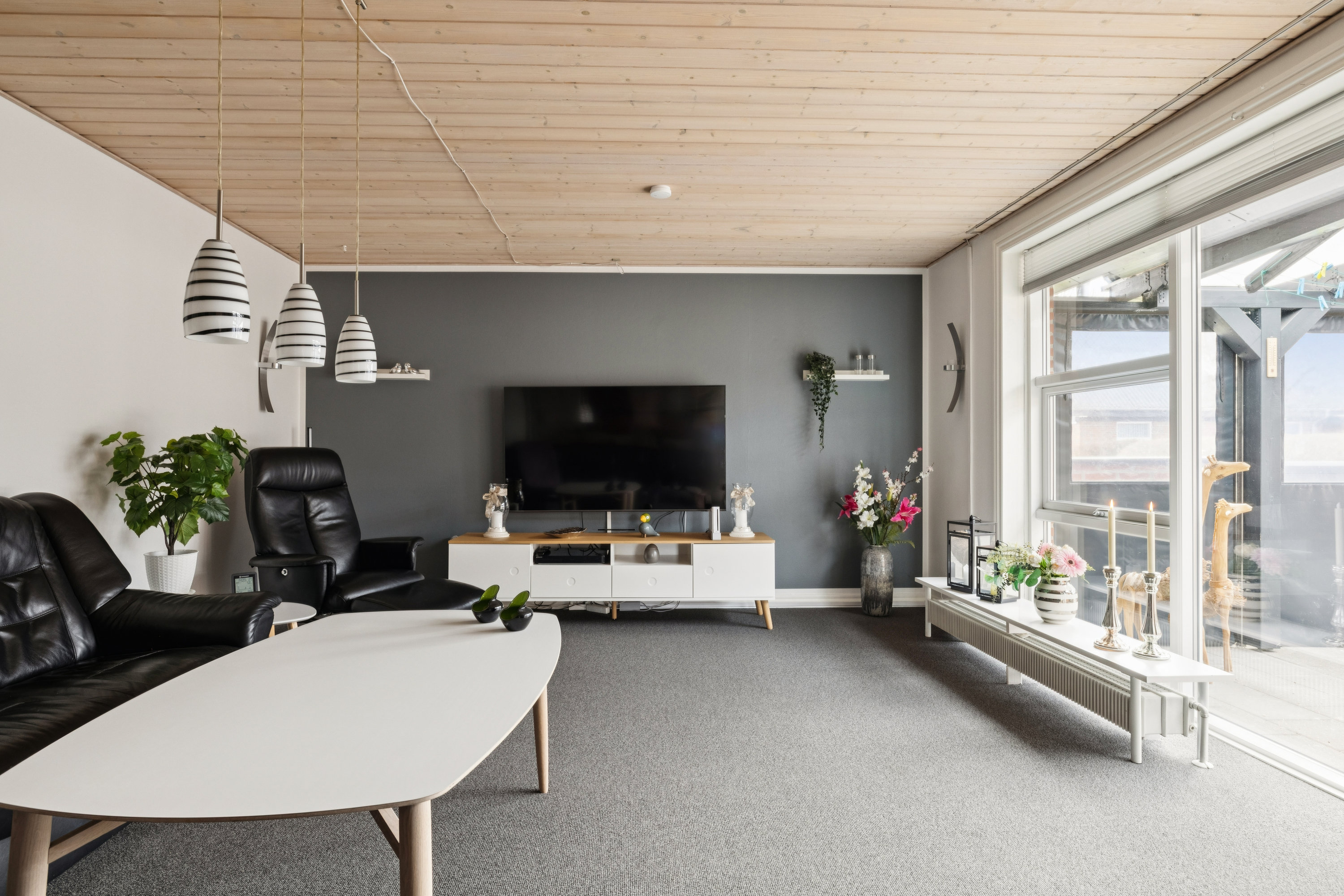 Fremhævet stue billede i fuldskærmstilstand. Billede af Ahornvej 16, 9632 Møldrup