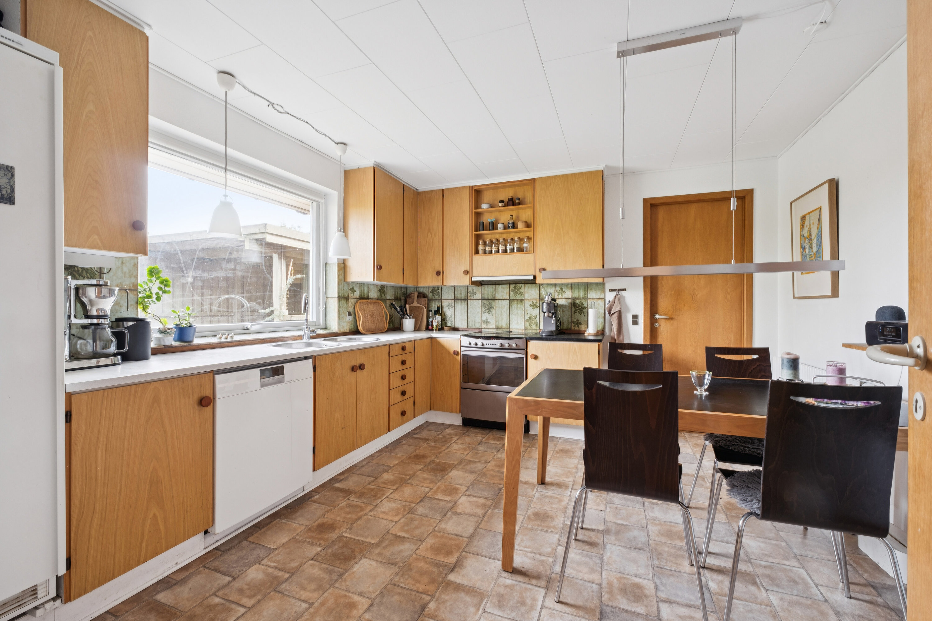 Fremhævet spisestue billede i fuldskærmstilstand. Billede af Hybenvej 2, 4690 Haslev