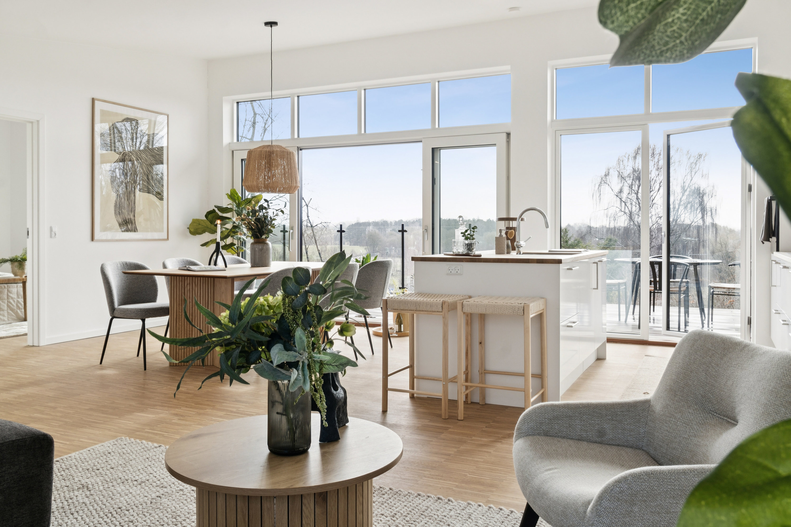 Fremhævet stue billede i fuldskærmstilstand. Billede af Skolelodden 28, 3220 Tisvildeleje