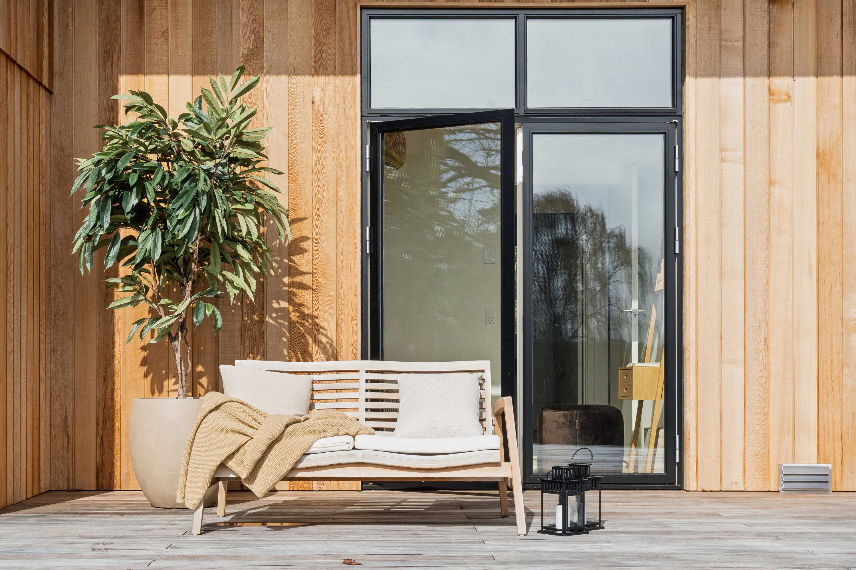 Fremhævet udendørs billede i fuldskærmstilstand. Billede af Skolelodden 28, 3220 Tisvildeleje