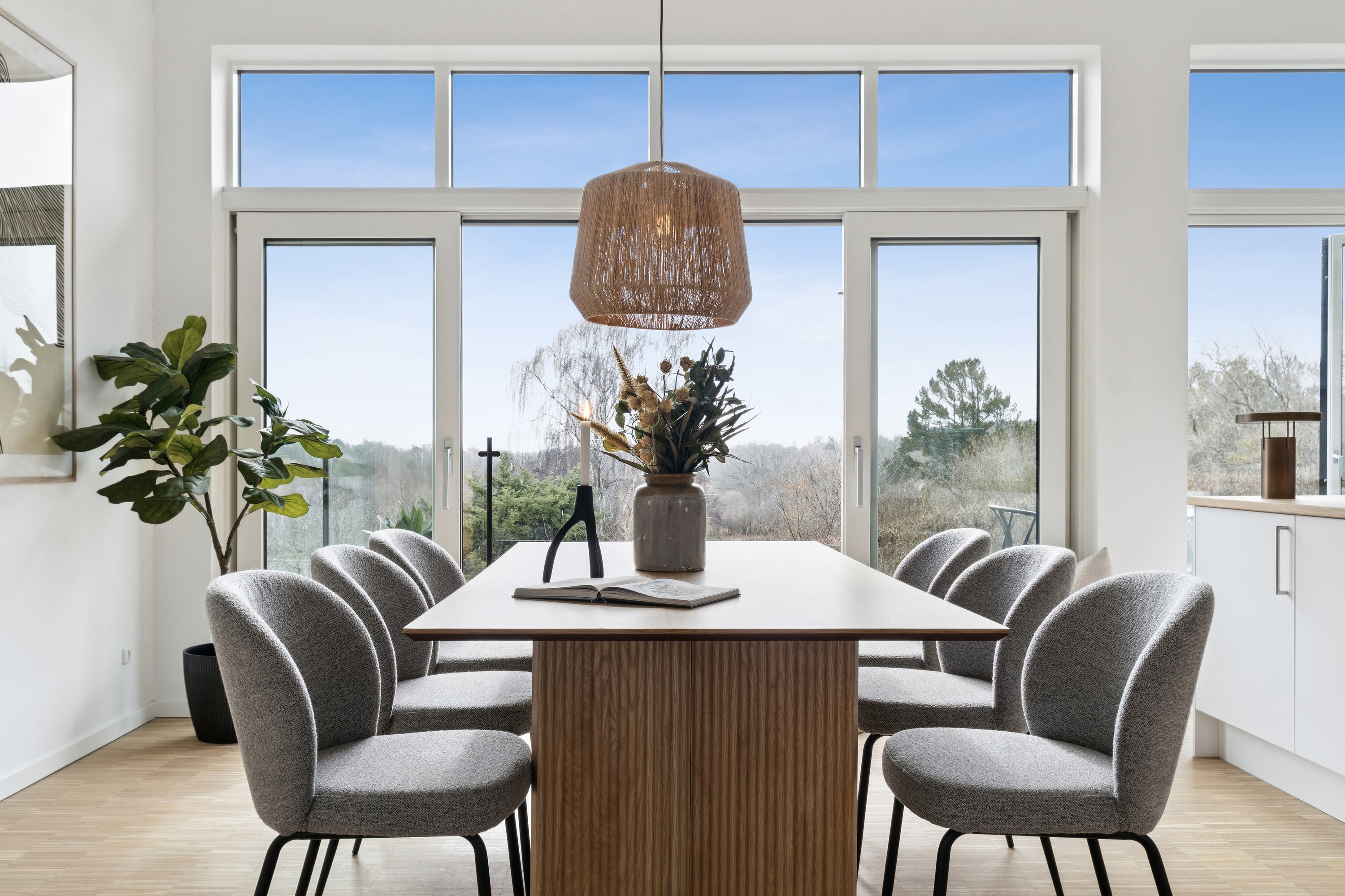 Fremhævet indendørs billede i fuldskærmstilstand. Billede af Skolelodden 28, 3220 Tisvildeleje