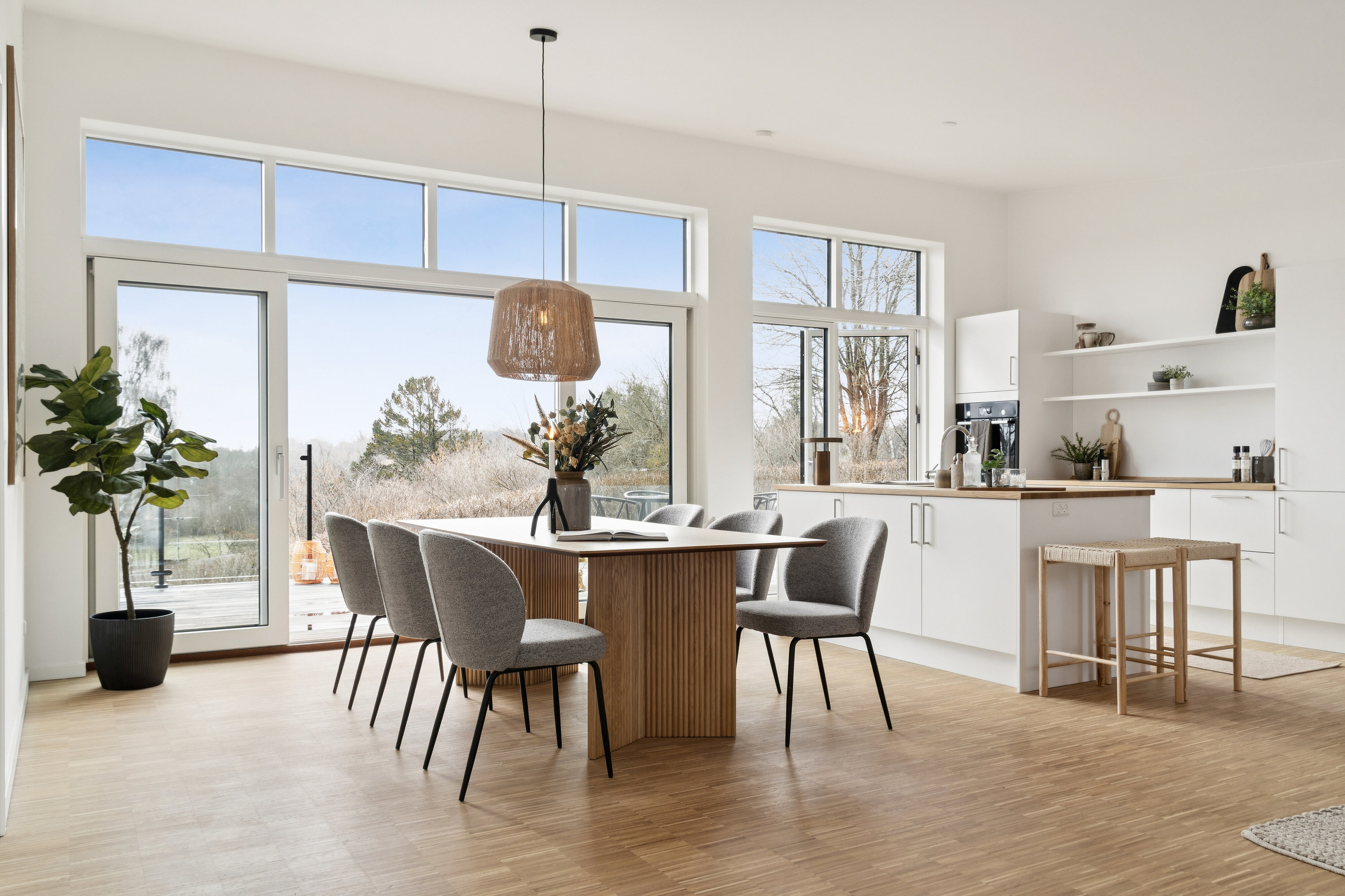 Fremhævet spisestue billede i fuldskærmstilstand. Billede af Skolelodden 28, 3220 Tisvildeleje