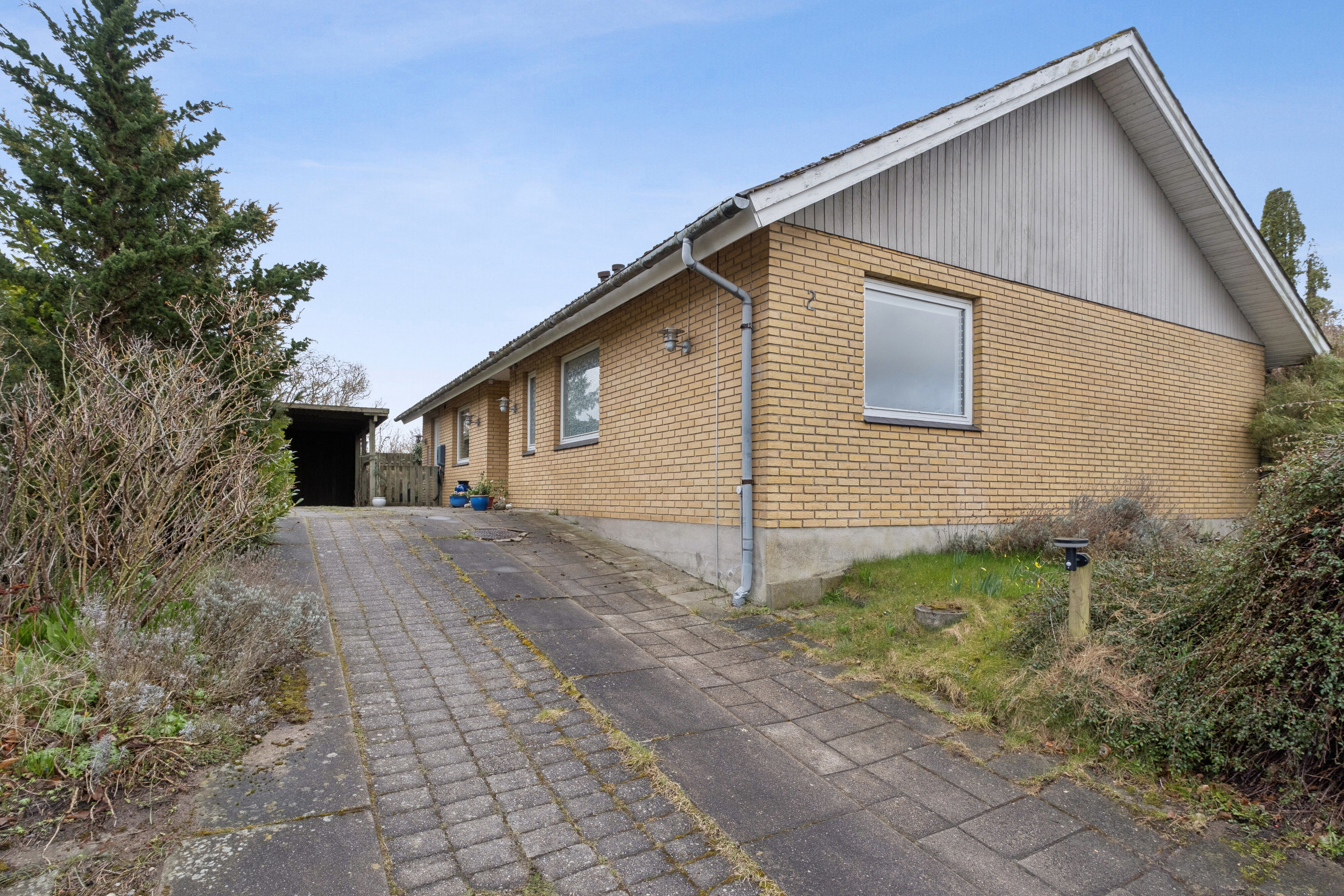 Fremhævet udendørs billede i fuldskærmstilstand. Billede af Hybenvej 2, 4690 Haslev