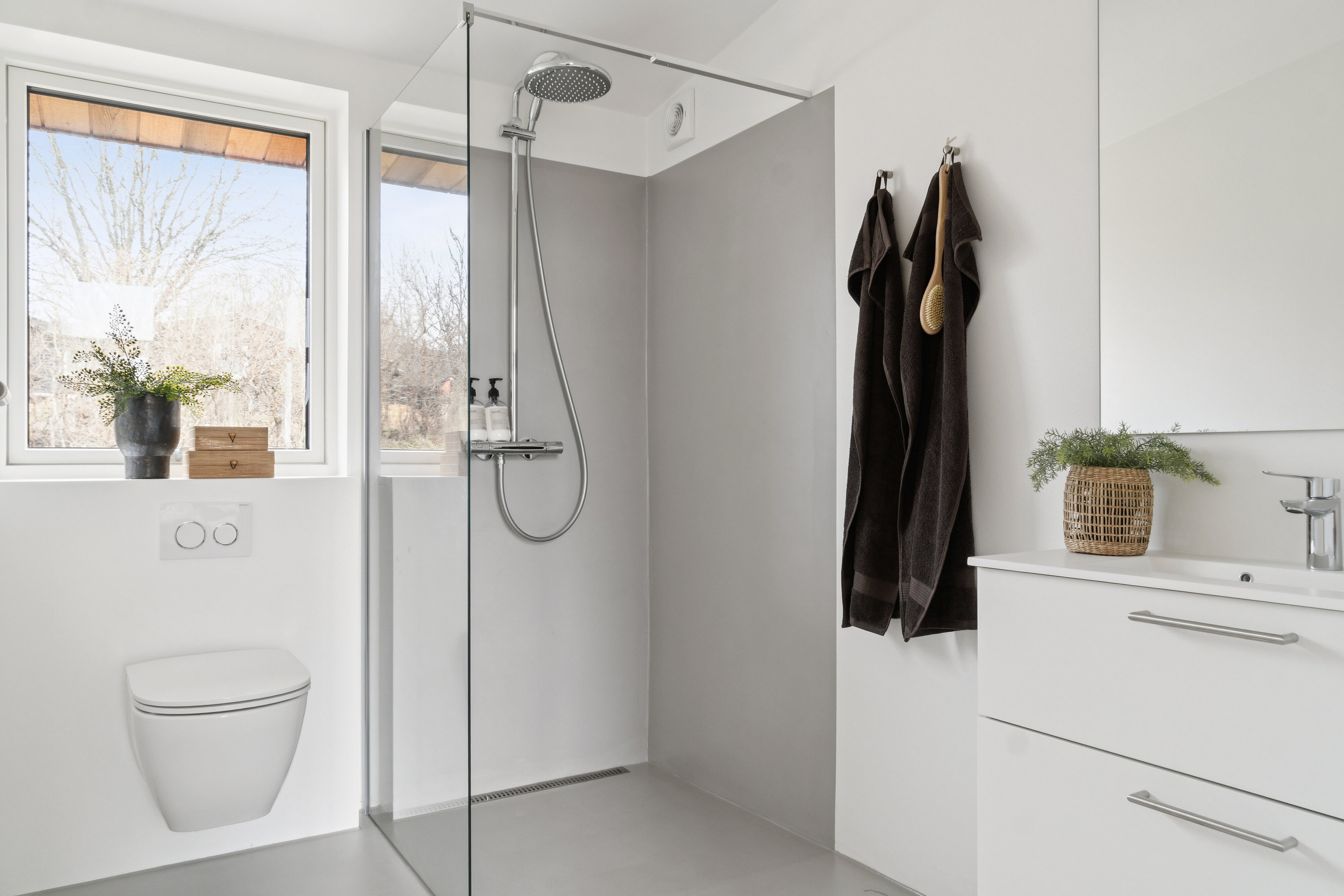 Fremhævet indendørs billede i fuldskærmstilstand. Billede af Skolelodden 28, 3220 Tisvildeleje