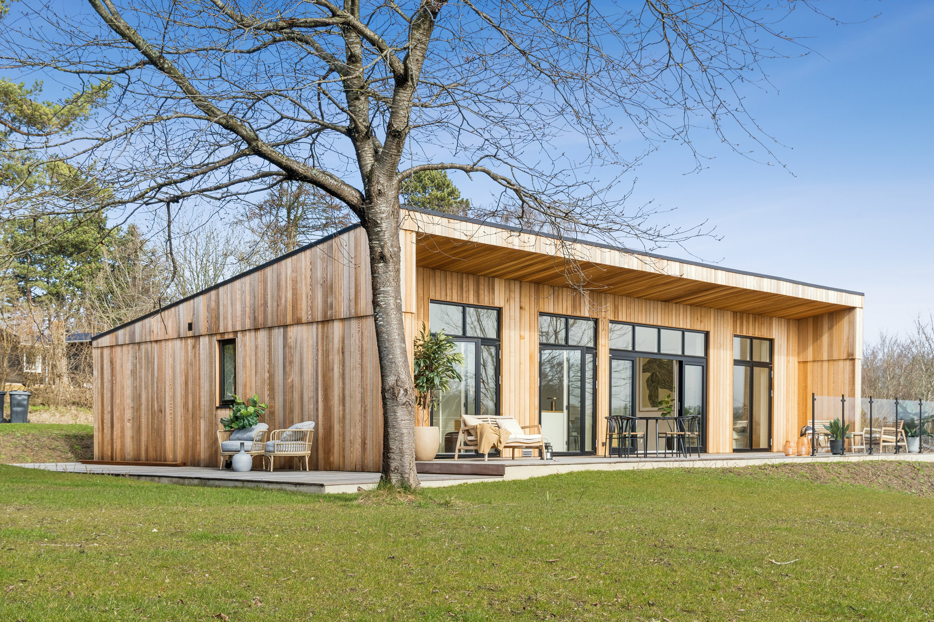 Fremhævet udendørs billede i fuldskærmstilstand. Billede af Skolelodden 28, 3220 Tisvildeleje