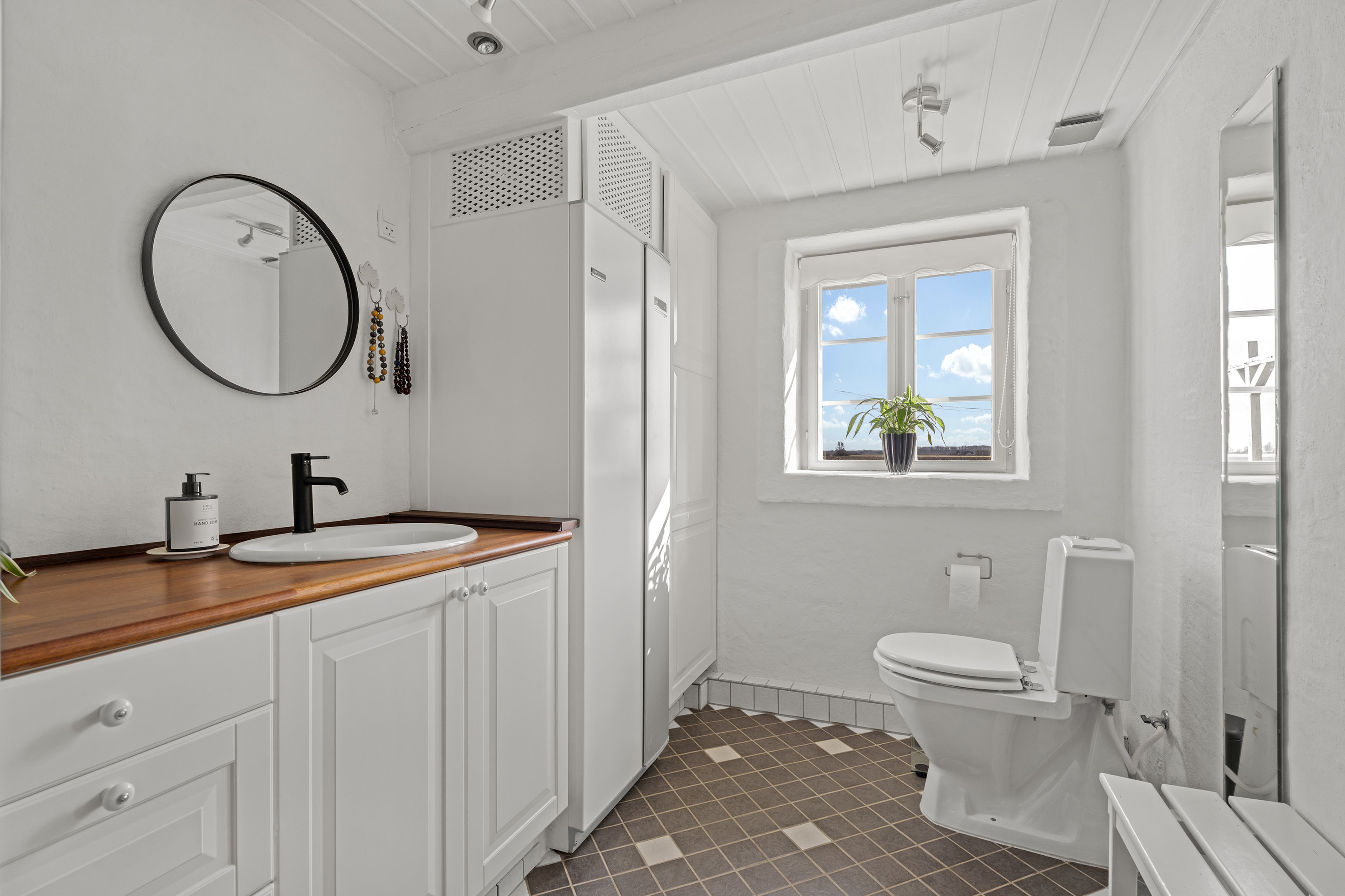 Fremhævet badeværelse billede i fuldskærmstilstand. Billede af Bursøvej 11, Bursø, 4930 Maribo